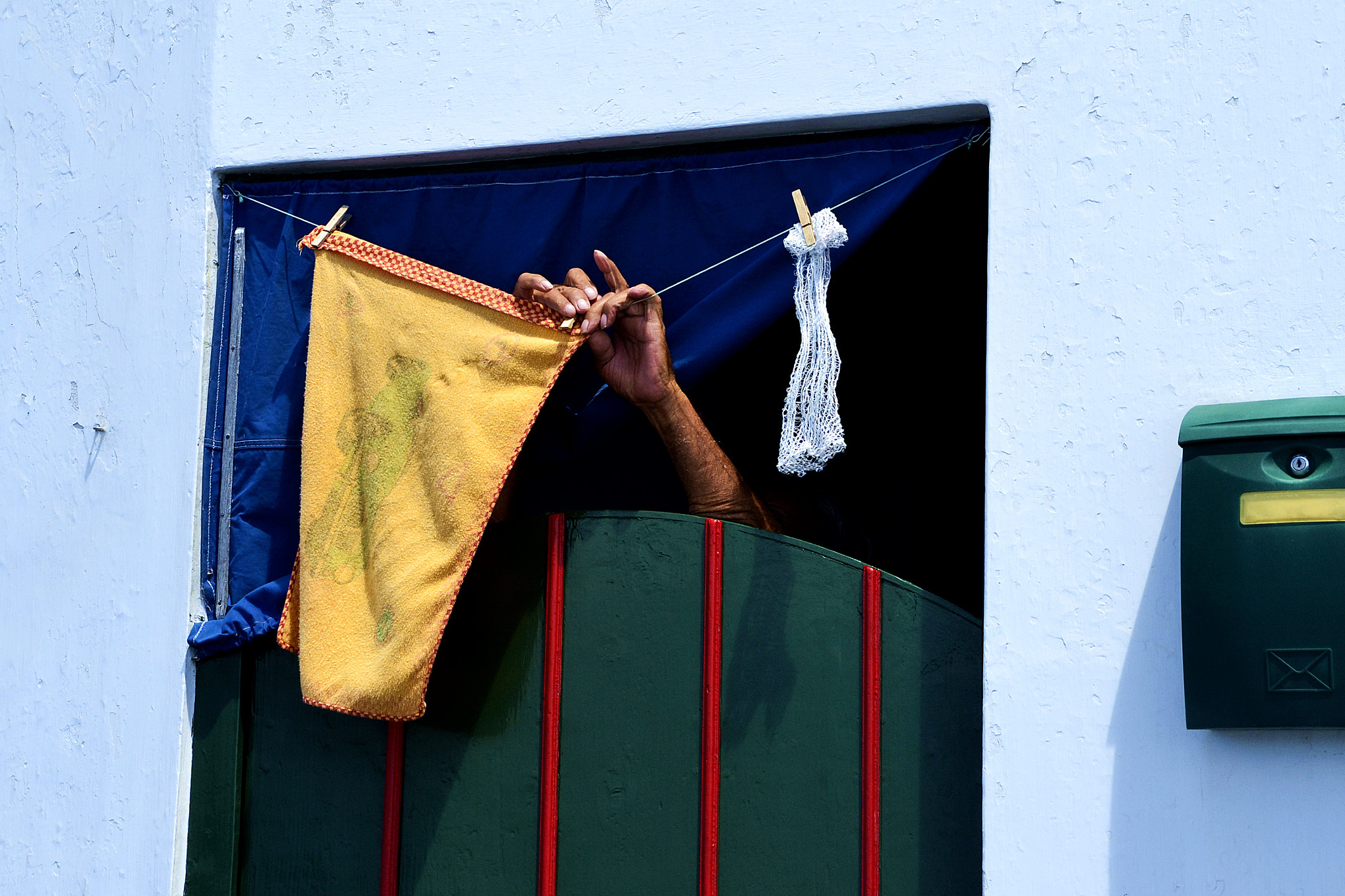 Nikon D3100 + Sigma 18-200mm F3.5-6.3 DC sample photo. Hung out to dry photography