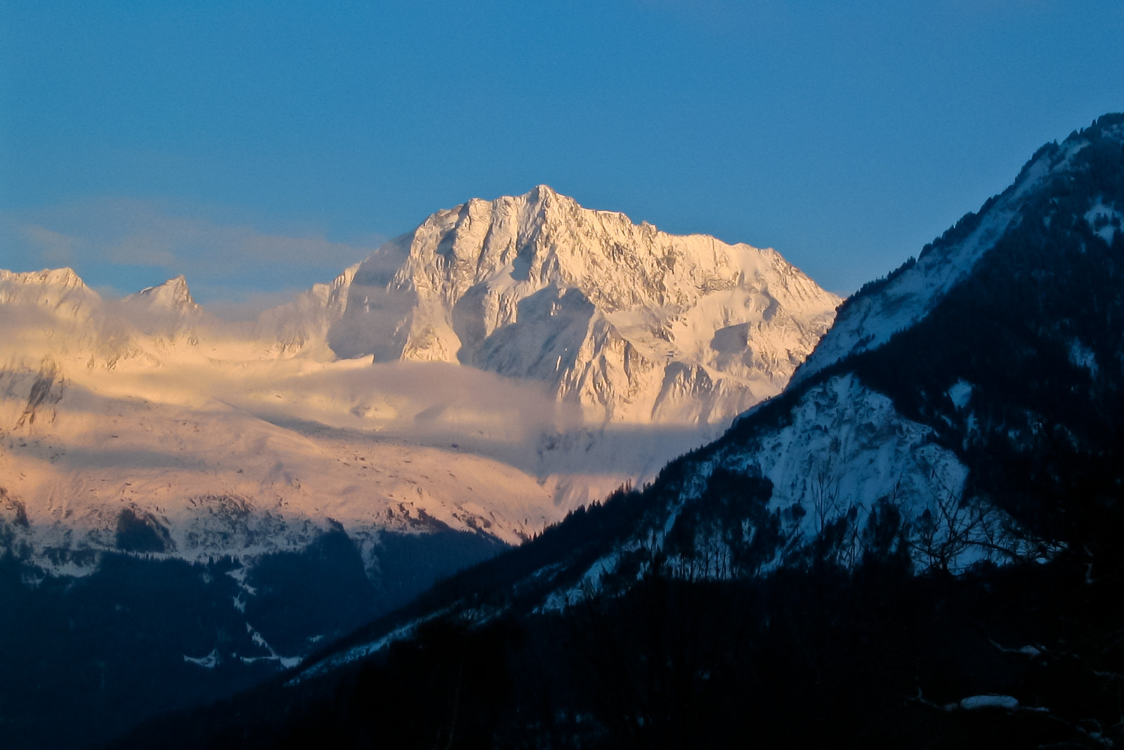 Canon POWERSHOT A70 sample photo. Sunset on an alp photography