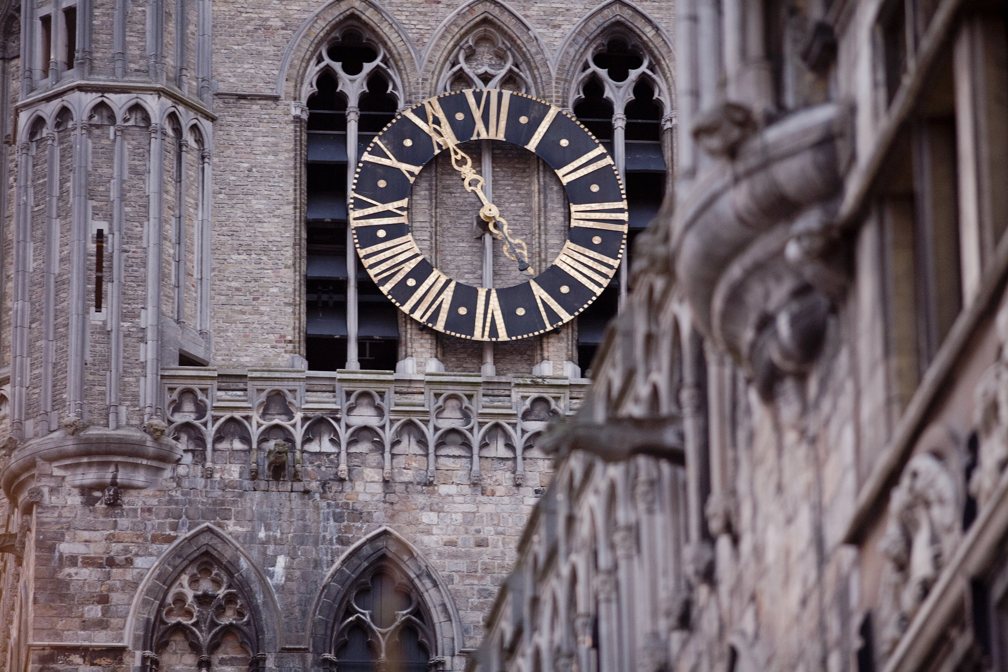 Canon EOS 5D + Canon EF 200mm F2.8L II USM sample photo. Kortrijk city hall tower clock photography