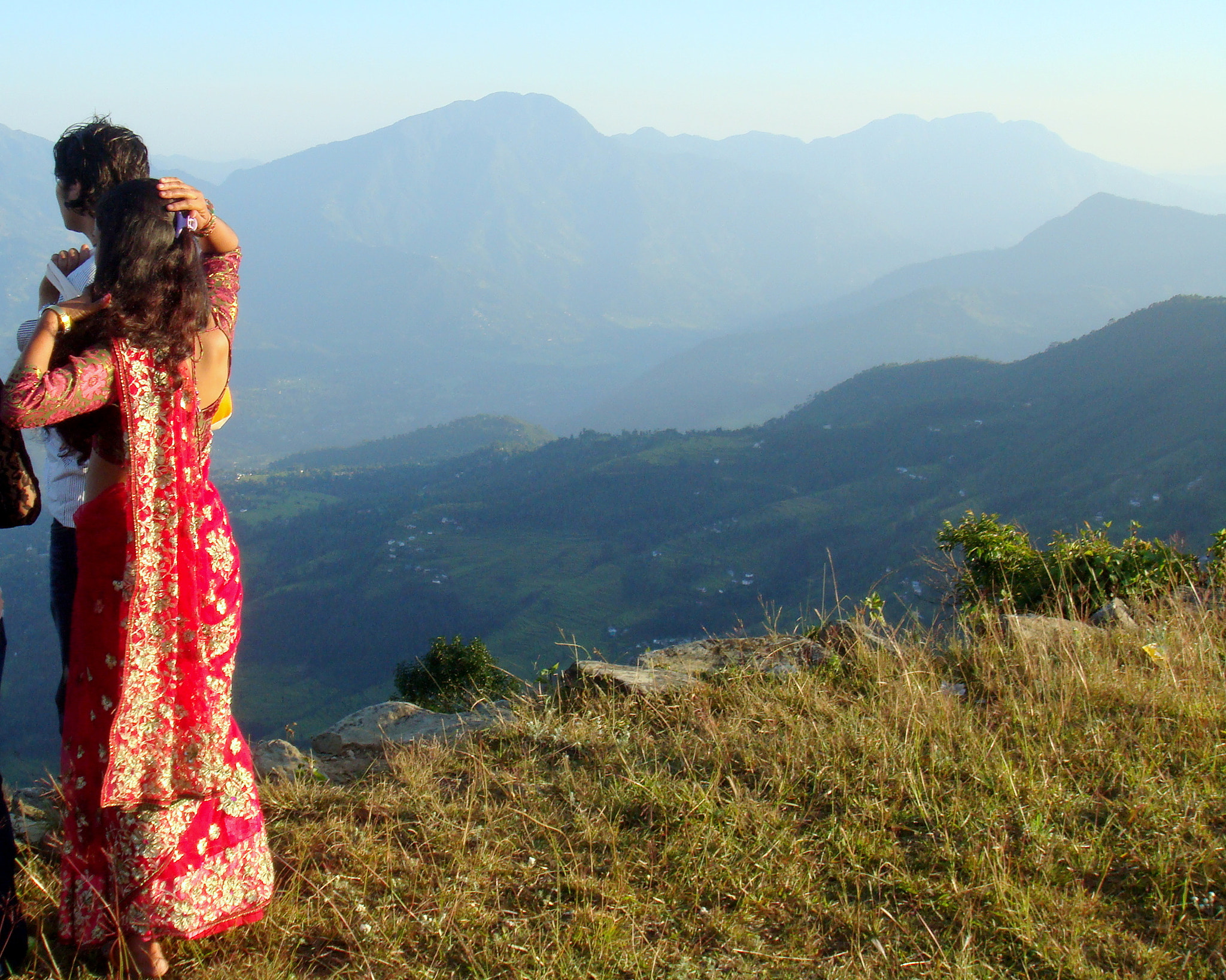Sony DSC-T20 sample photo. Nature + girl with sari photography
