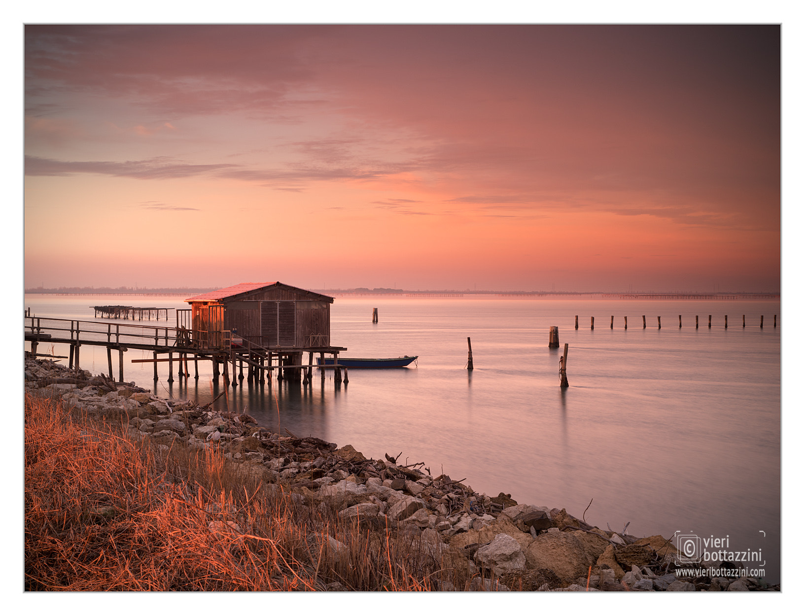 Pentax 645Z + smc PENTAX-FA 645 80-160mm F4.5 sample photo. Fishing hut at sunset photography