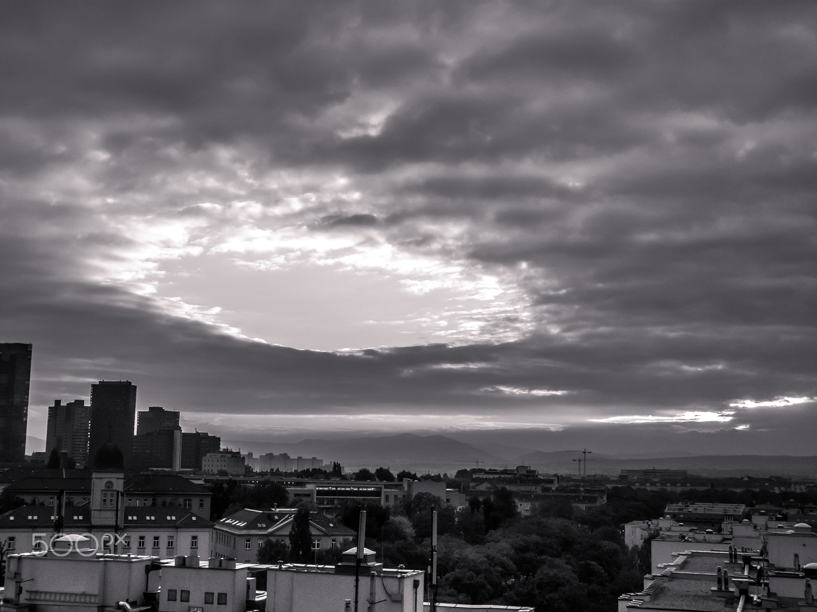 Built-in lens sample photo. Portal-like cloudscape (wienerberg) photography