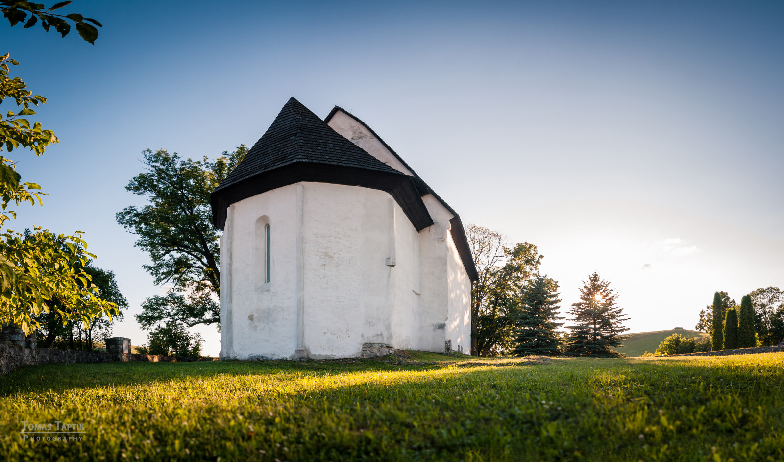 Tokina AT-X Pro 12-24mm F4 (IF) DX sample photo. Church photography
