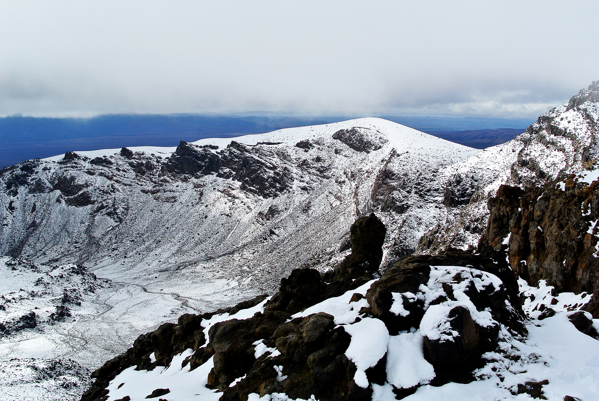 Nikon 1 V1 + Nikon 1 Nikkor 18.5mm F1.8 sample photo. Tongariro national park crossing - new zealand photography