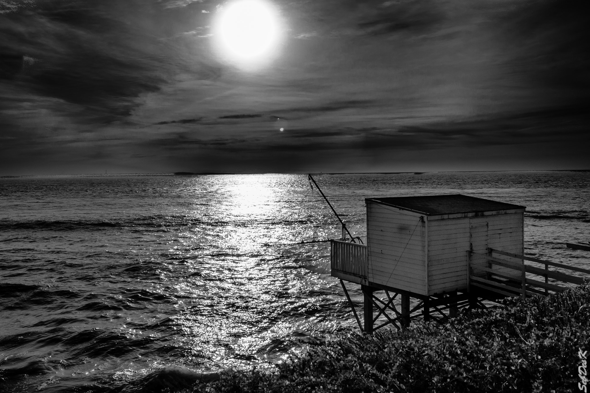 Canon EOS 700D (EOS Rebel T5i / EOS Kiss X7i) + Canon EF 20mm F2.8 USM sample photo. Sunset in royan ( france) photography