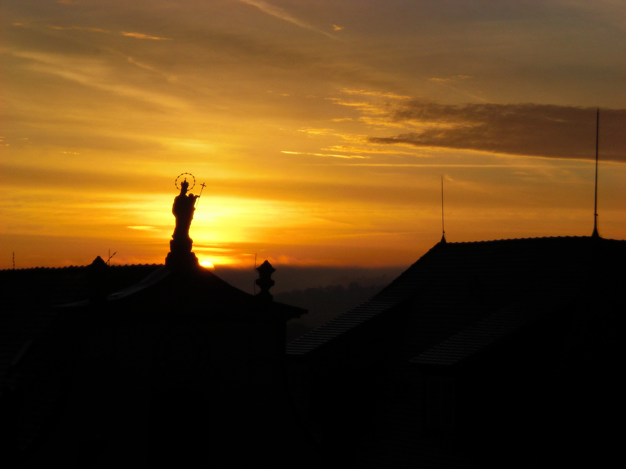 CASIO EX-Z80 sample photo. Holy statue in the sunrise photography