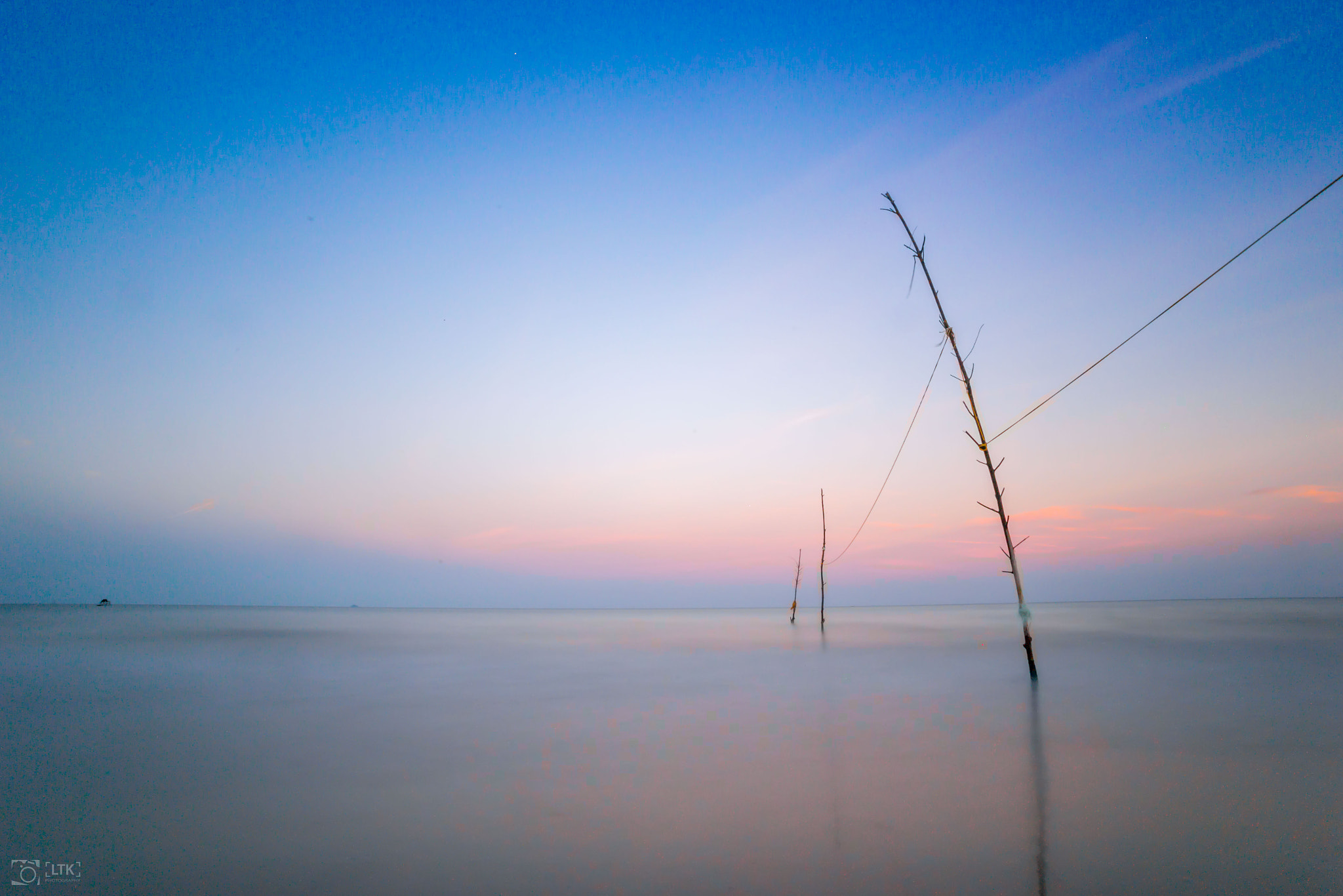 Canon EF 20-35mm F3.5-4.5 USM sample photo. Vietnam beach photography
