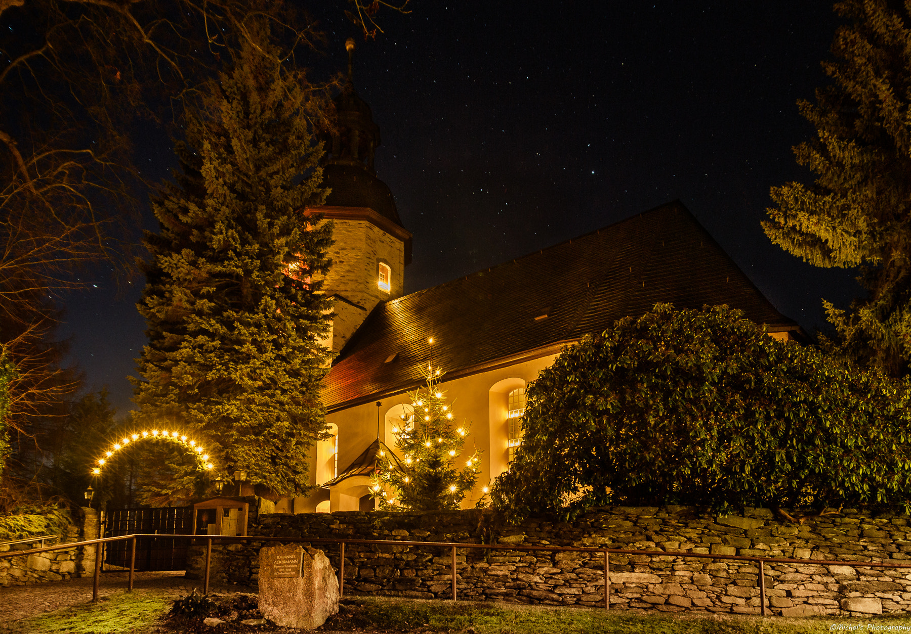 Sigma 17-70mm F2.8-4 DC Macro OS HSM sample photo. Christmas lighting photography