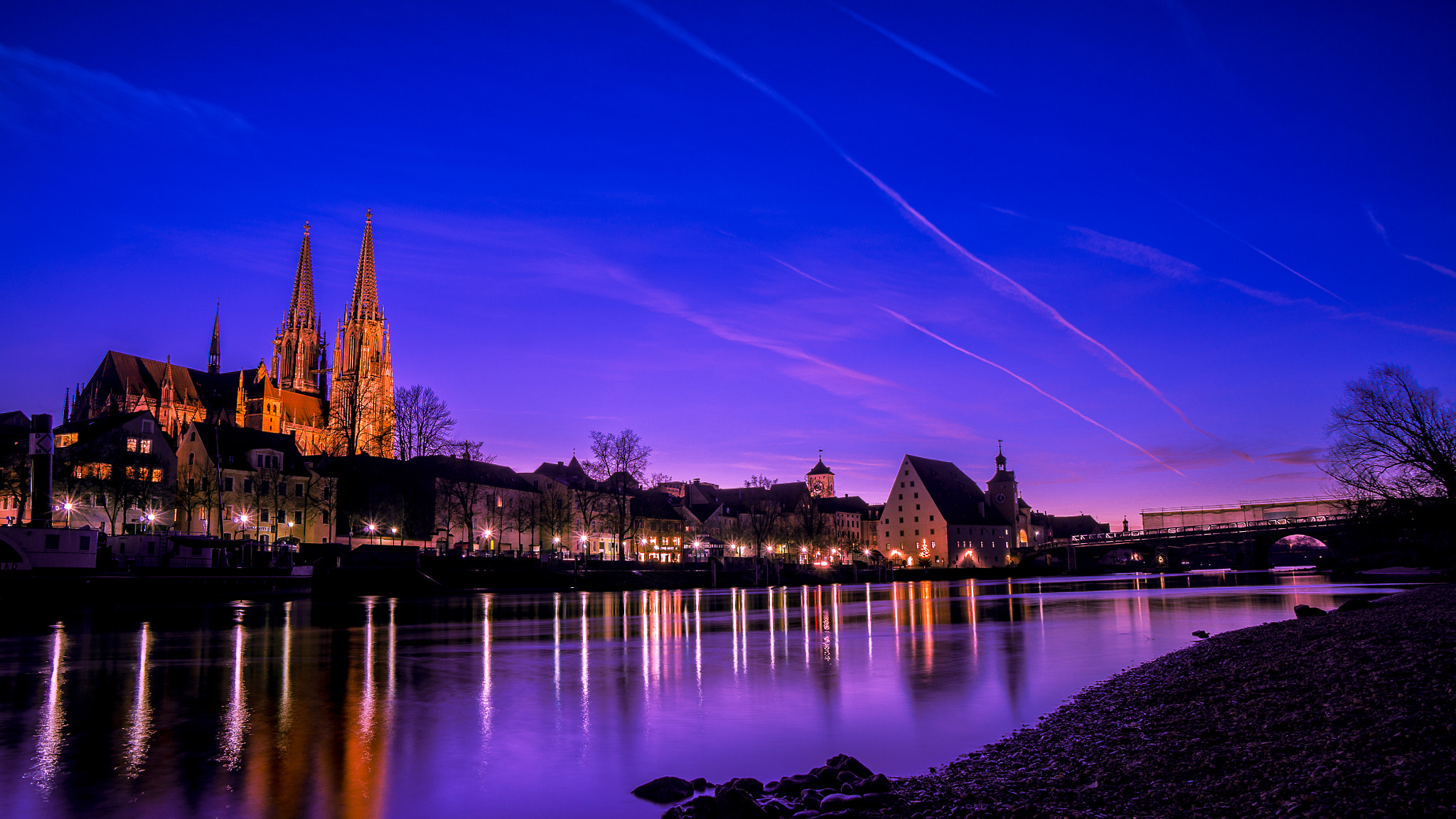 Sony Alpha NEX-5N + Sony Vario-Tessar T* E 16-70mm F4 ZA OSS sample photo. Regensburg photography