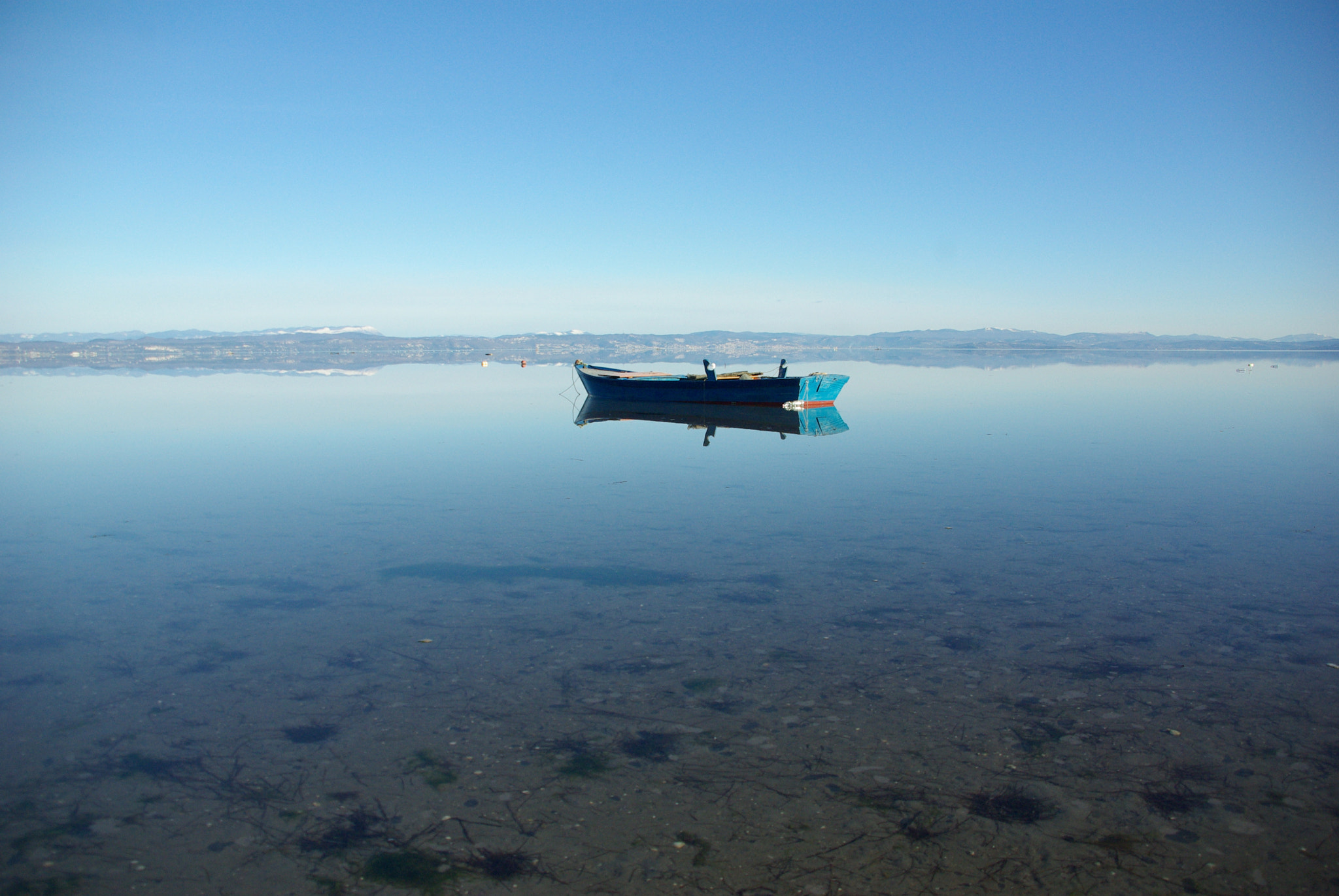 Pentax K10D + Sigma 18-200mm F3.5-6.3 DC sample photo. Grado barca photography