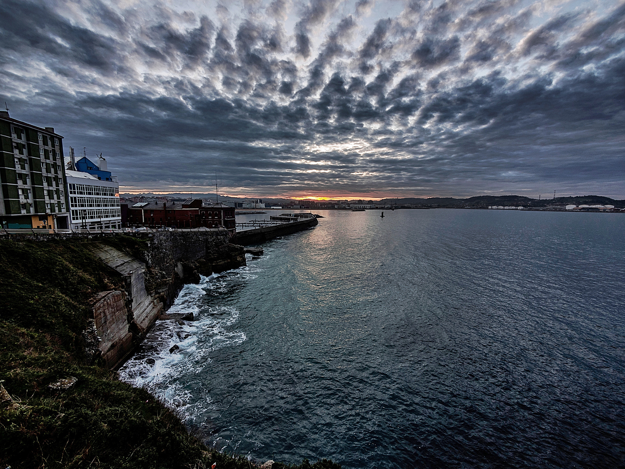 Olympus OM-D E-M5 + Panasonic Lumix G Vario 7-14mm F4 ASPH sample photo. Gijon photography