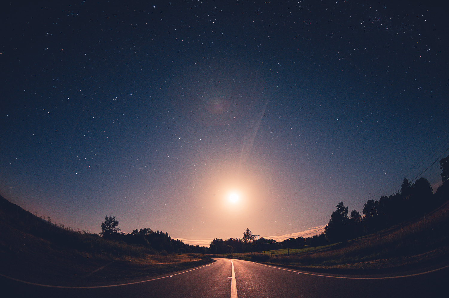 Nikon AF DX Fisheye-Nikkor 10.5mm F2.8G ED sample photo. Night route photography