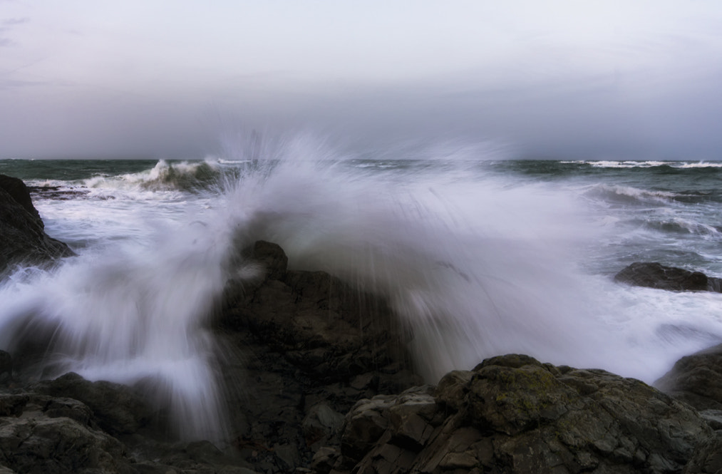 Sony a6000 + Sigma 10-20mm F4-5.6 EX DC HSM sample photo. Breaking waves photography