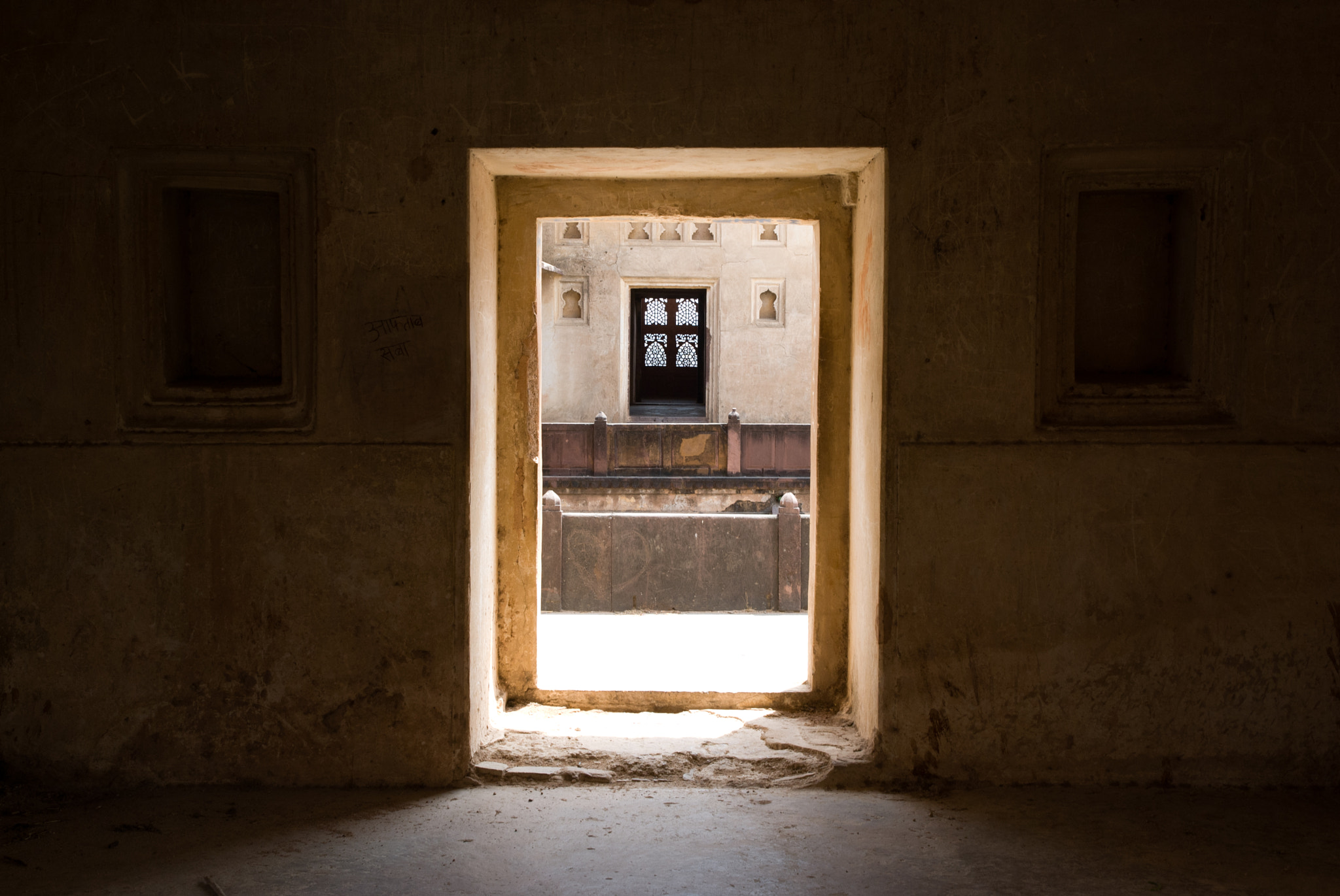 Nikon D60 + Tamron SP AF 17-50mm F2.8 XR Di II LD Aspherical (IF) sample photo. Orchha palace photography