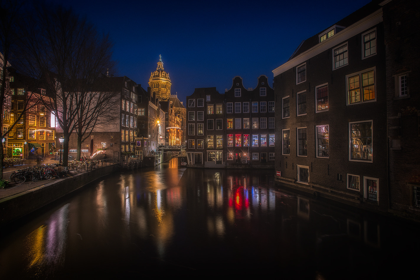 Nikon D610 + AF Nikkor 18mm f/2.8D sample photo. Night reflections photography