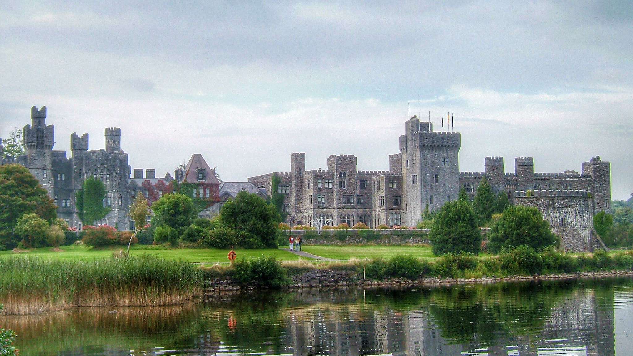 Fujifilm FinePix F710 sample photo. Ashford castle , ireland photography