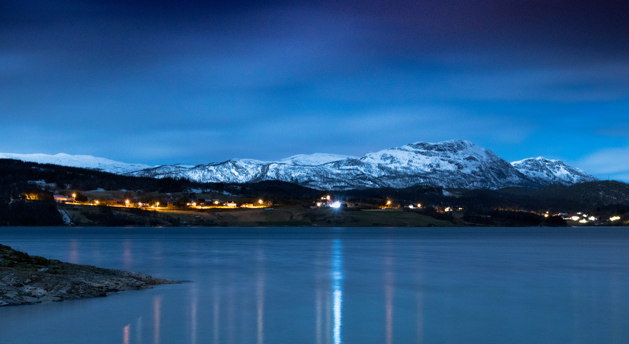 Canon EOS 750D (EOS Rebel T6i / EOS Kiss X8i) sample photo. Tovik night photography
