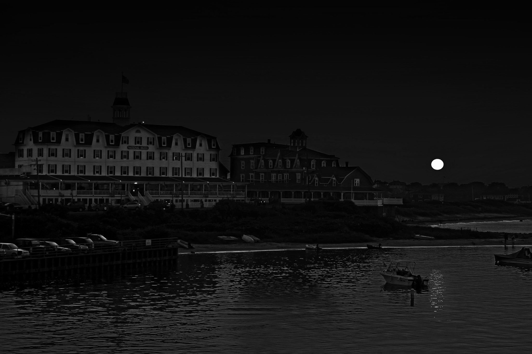Canon EF-S 18-55mm F3.5-5.6 sample photo. Night scene photography