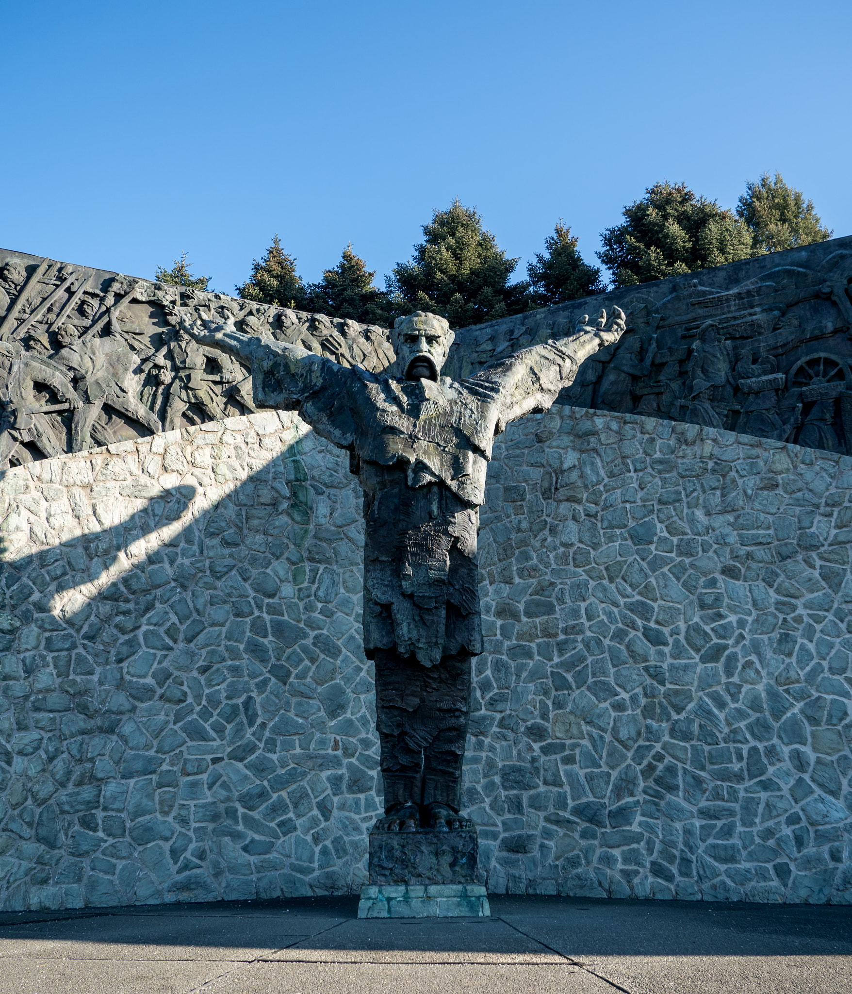 Panasonic Lumix DMC-GX7 + Panasonic Lumix G 14mm F2.5 ASPH sample photo. Monument to matija gubec photography