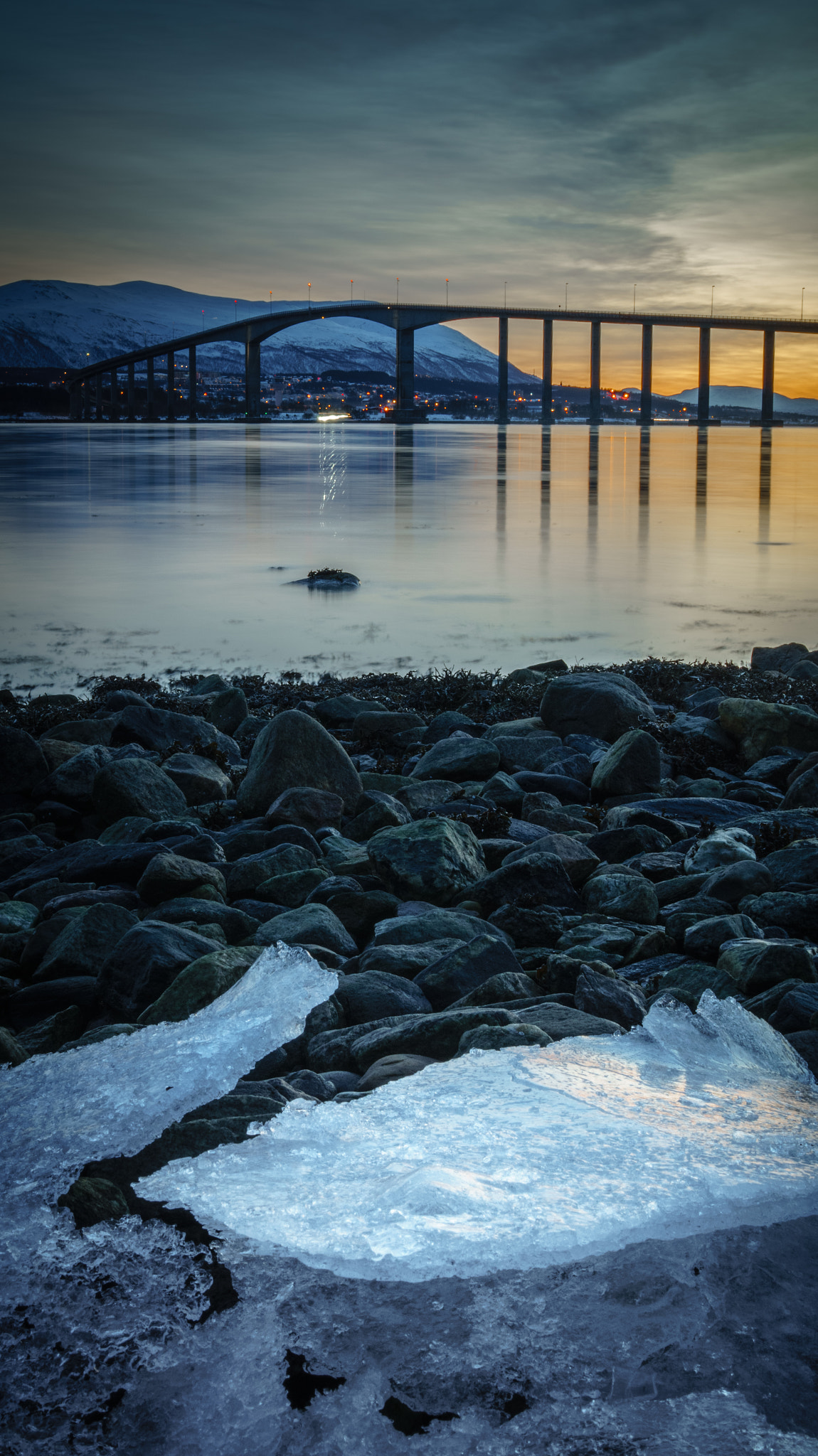 Sony Alpha a5000 (ILCE 5000) + Sigma 30mm F2.8 EX DN sample photo. Bridge to tromsö photography