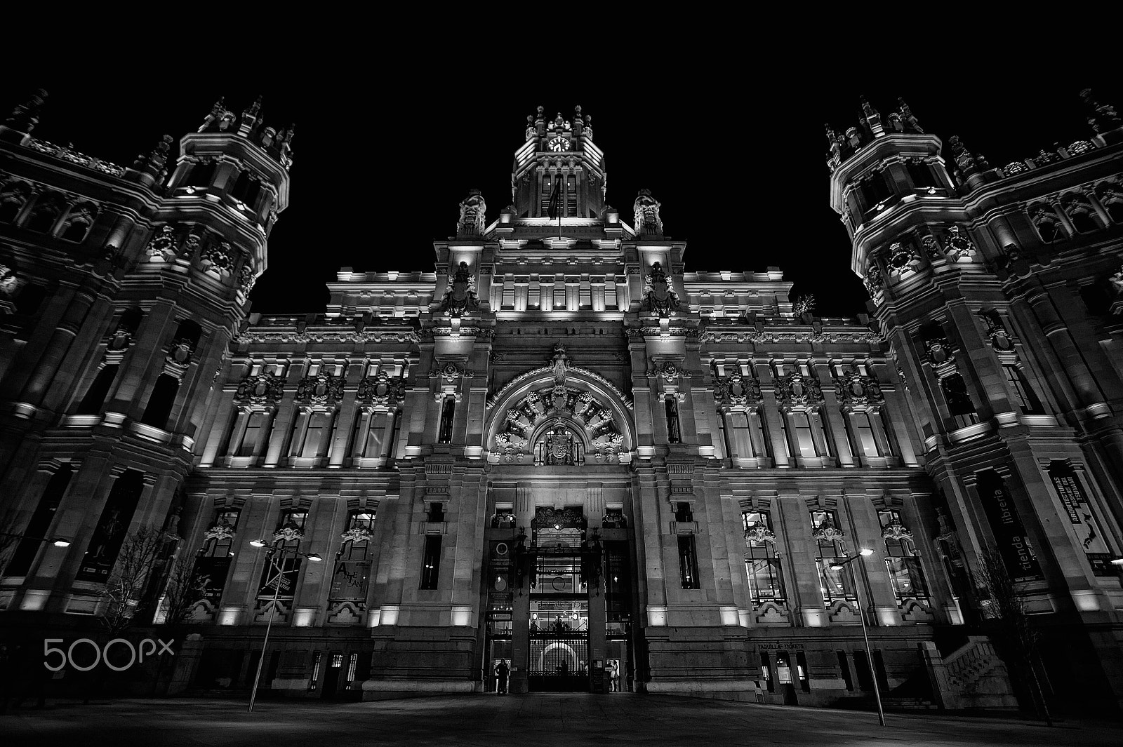 Sigma 17-35mm F2.8-4 EX DG  Aspherical HSM sample photo. Palacio comunicaciones, plaza de cibeles (madrid) photography