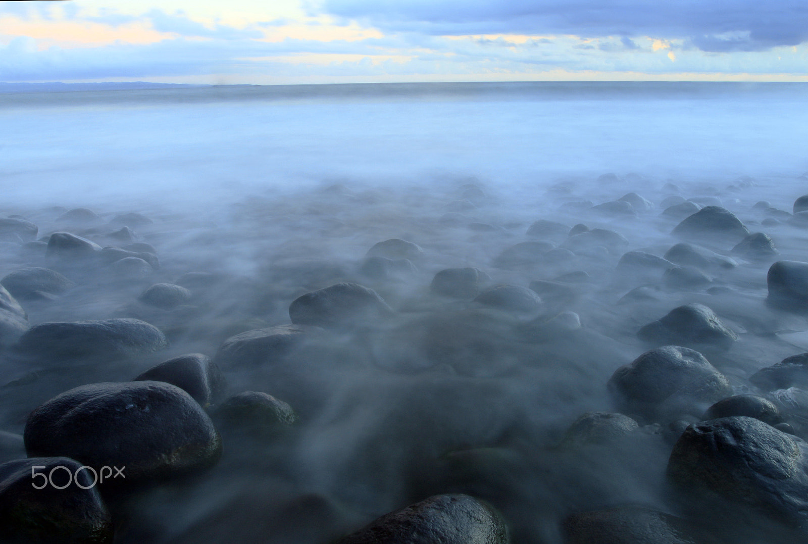 Canon EOS 500D (EOS Rebel T1i / EOS Kiss X3) + Canon EF 17-40mm F4L USM sample photo. Rocky shore photography