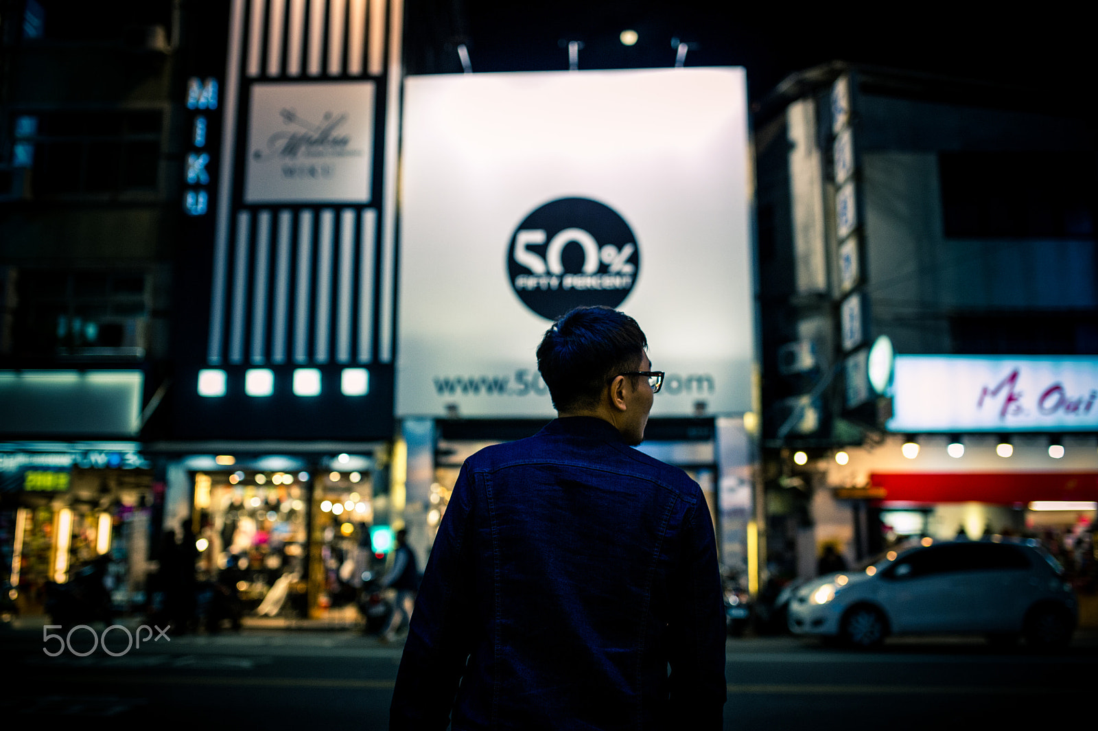 Nikon D3S + Sigma 35mm F1.4 DG HSM Art sample photo. Friend photography