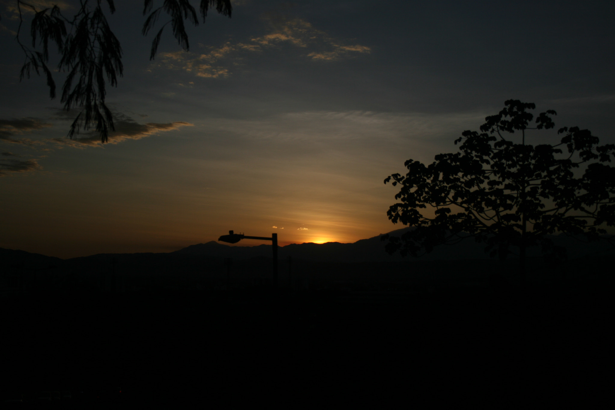 Canon EF-S 18-55mm F3.5-5.6 sample photo. Chao dia , hola noche photography