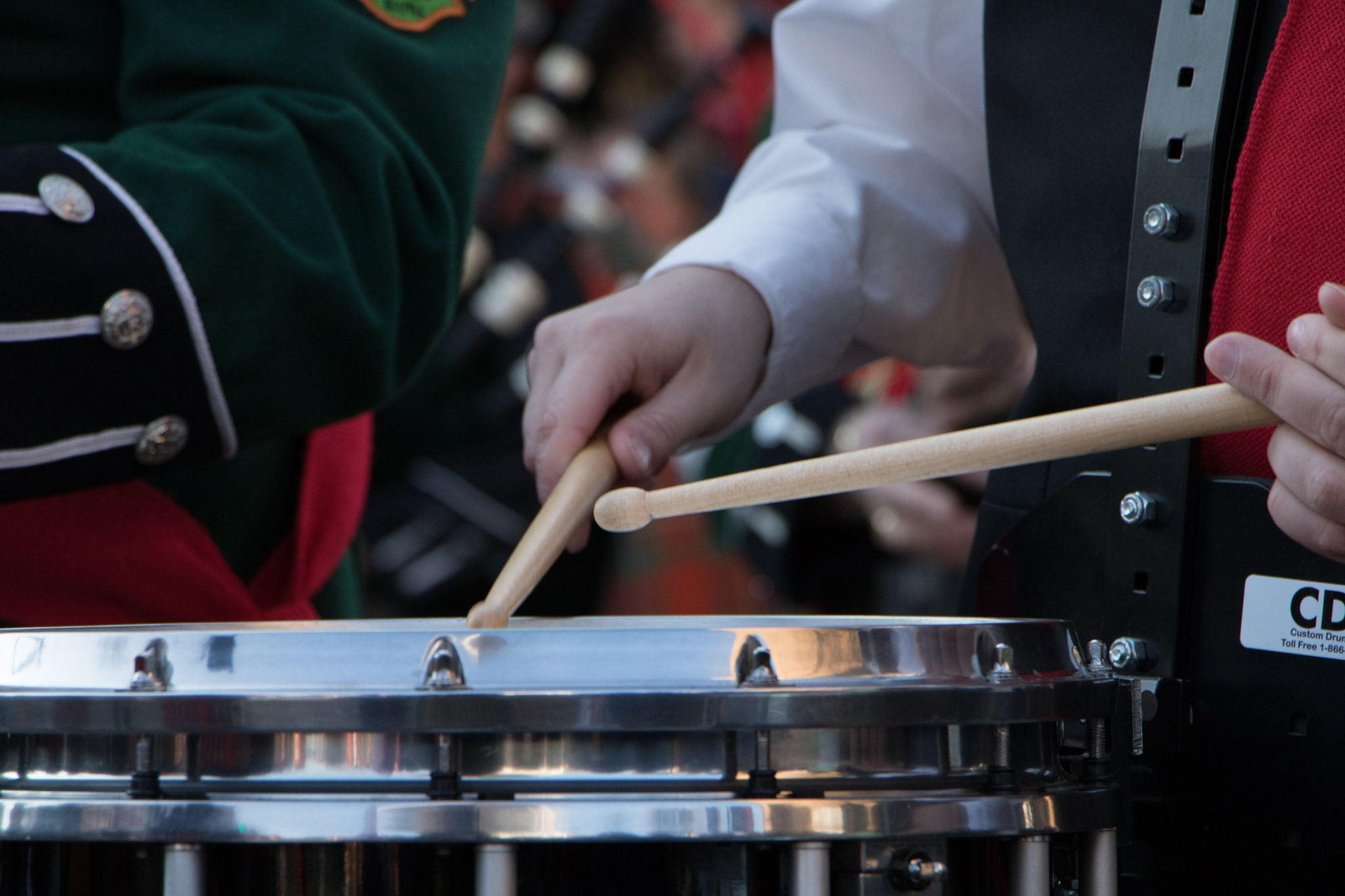Canon EOS 750D (EOS Rebel T6i / EOS Kiss X8i) sample photo. Scottish walk - drummer photography