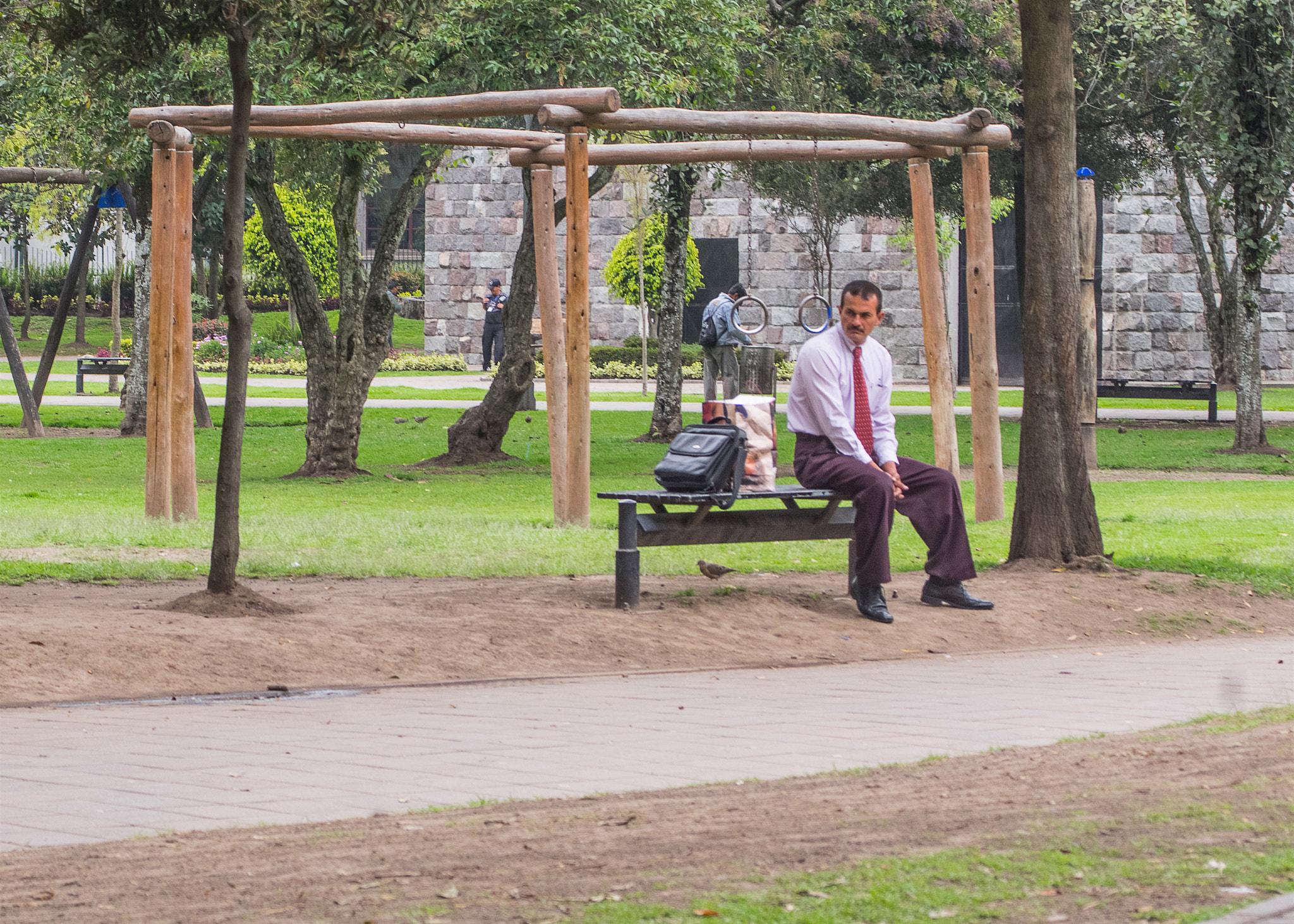 Tamron 35-90mm F4 AF sample photo. Man on the bench photography