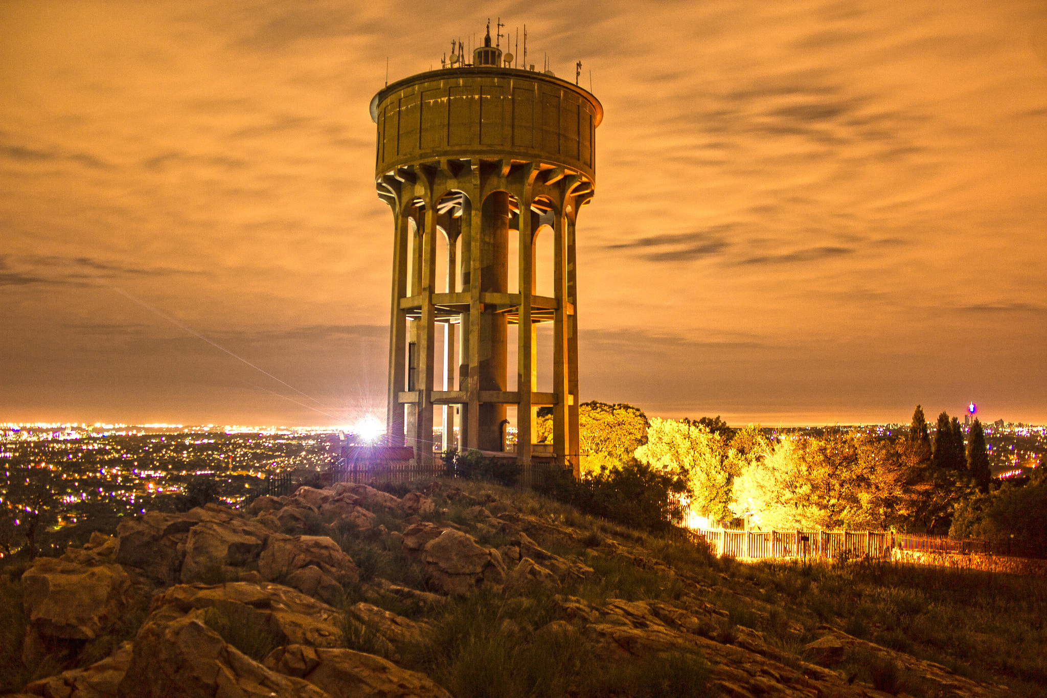Canon EF-S 18-55mm F3.5-5.6 sample photo. Nights on the hill photography