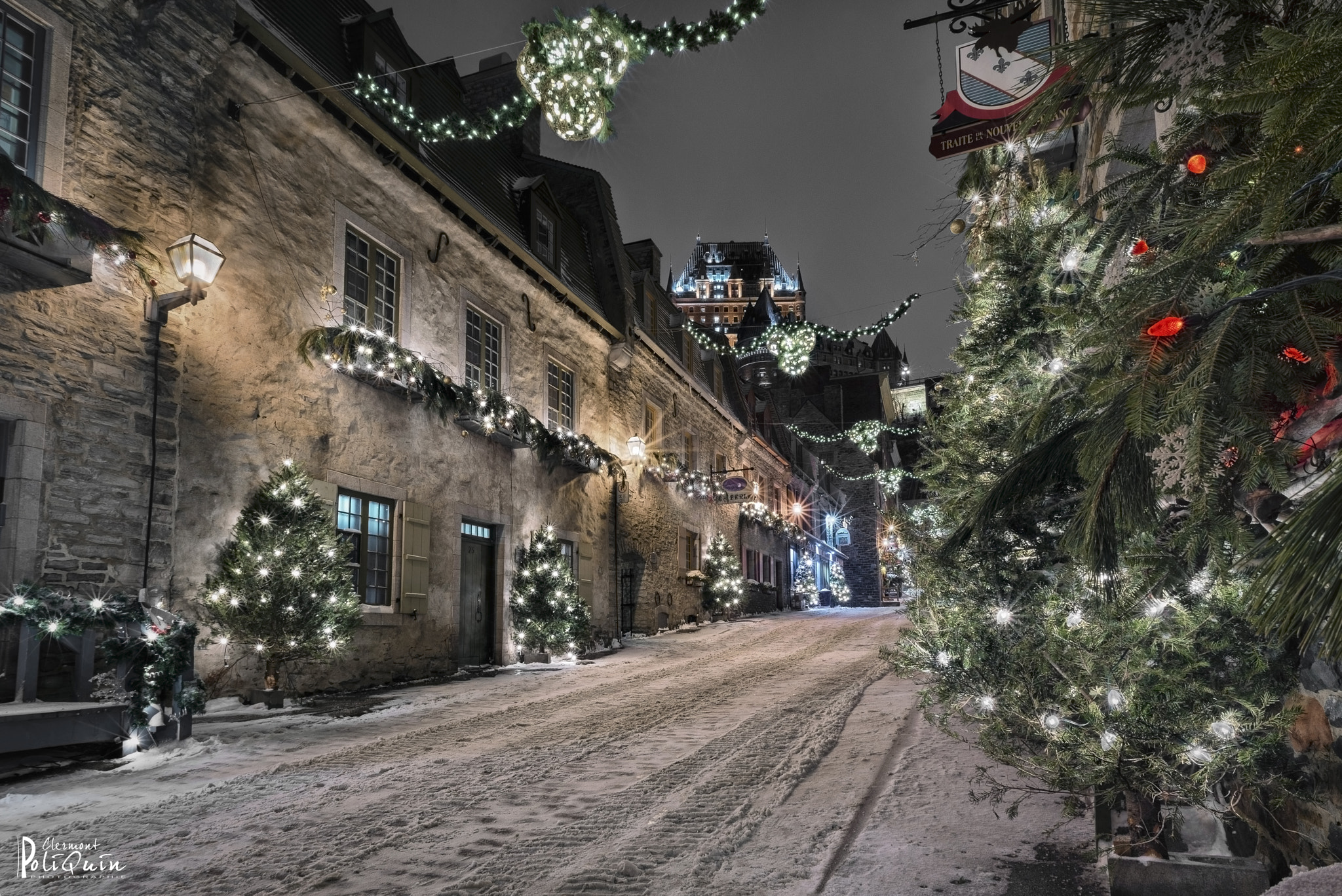 Nikon D600 + Nikon AF Nikkor 20mm F2.8D sample photo. Rue sous le fort, old quebec photography