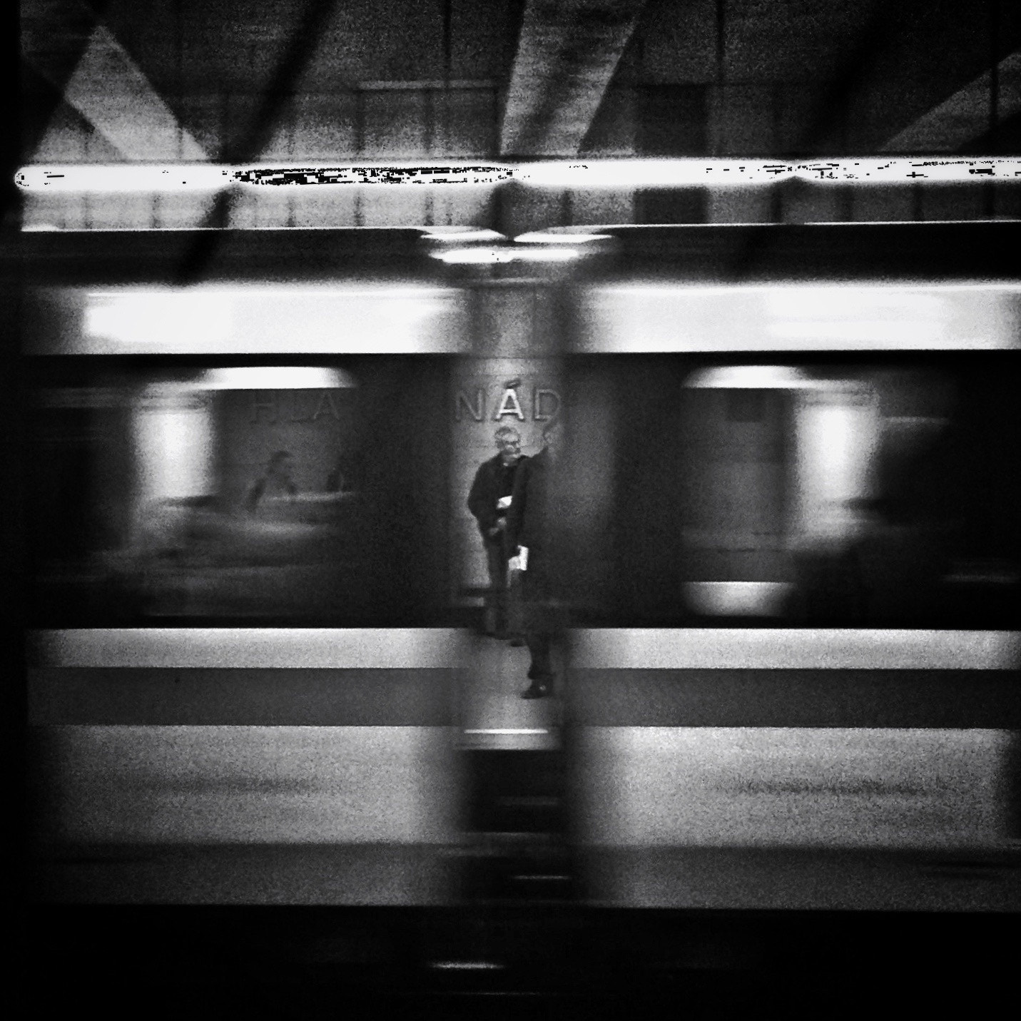 Hipstamatic 304 sample photo. The gap photography