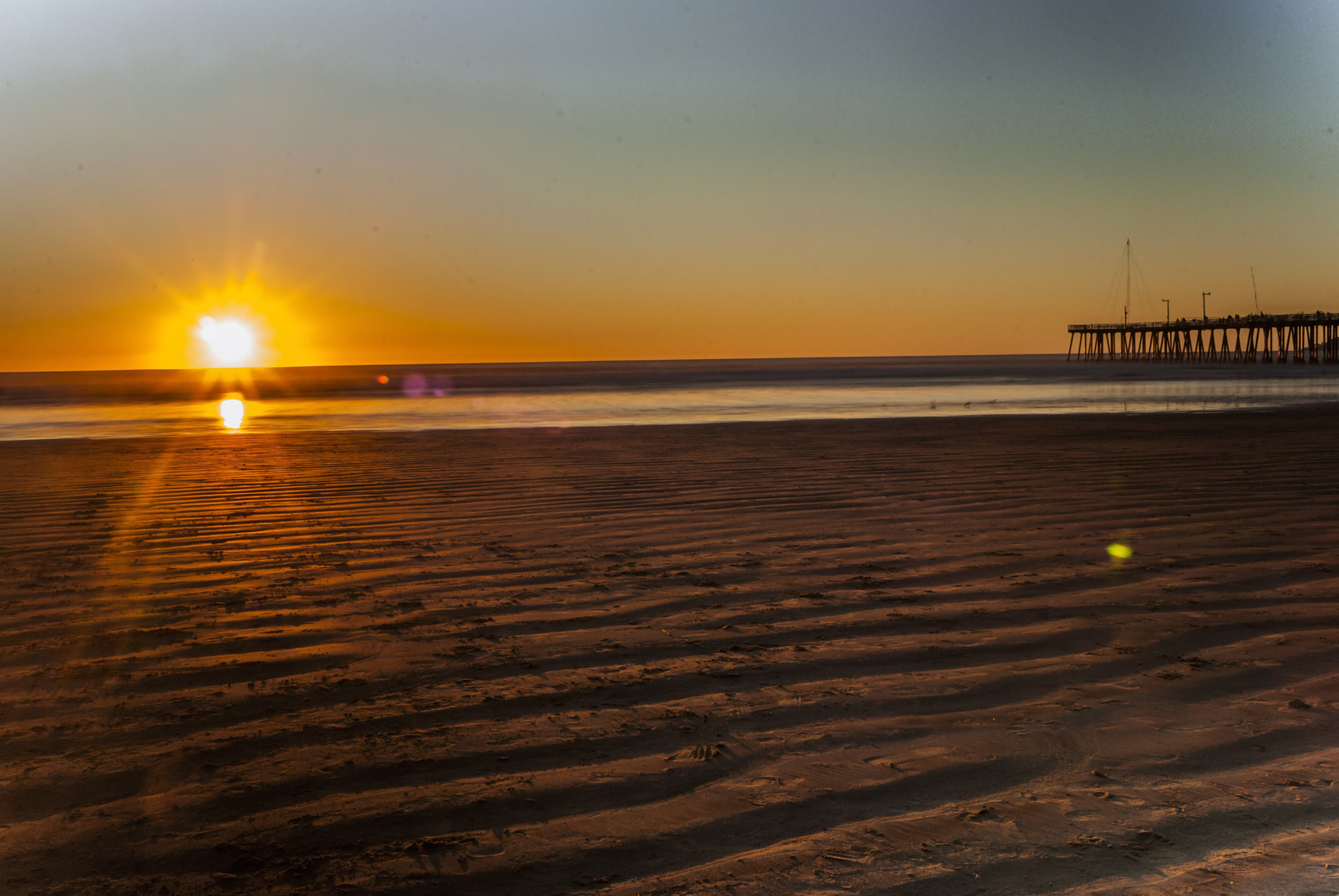 Nikon D80 + Nikon AF Nikkor 24mm F2.8D sample photo. Golden rays!!! photography