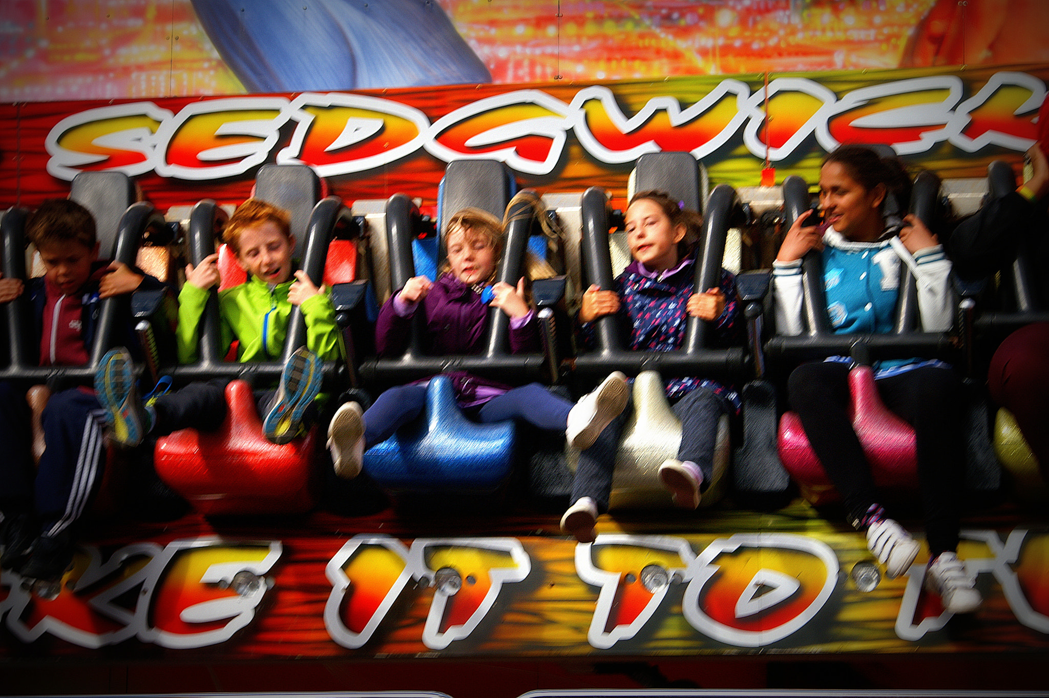 KONICA MINOLTA DYNAX 5D sample photo. Fun fair photography