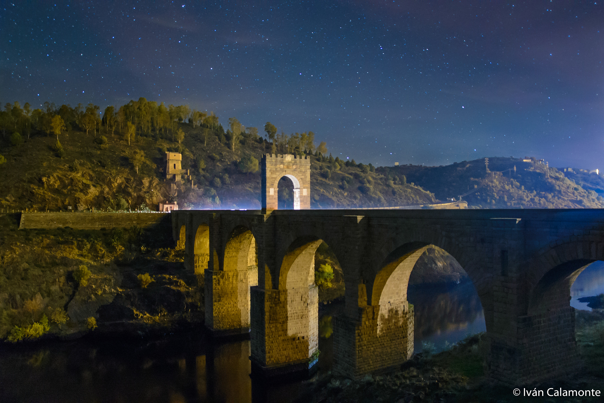 Sigma 17-70mm F2.8-4 DC Macro OS HSM sample photo. Alcantara's bridge, the fog awakening photography
