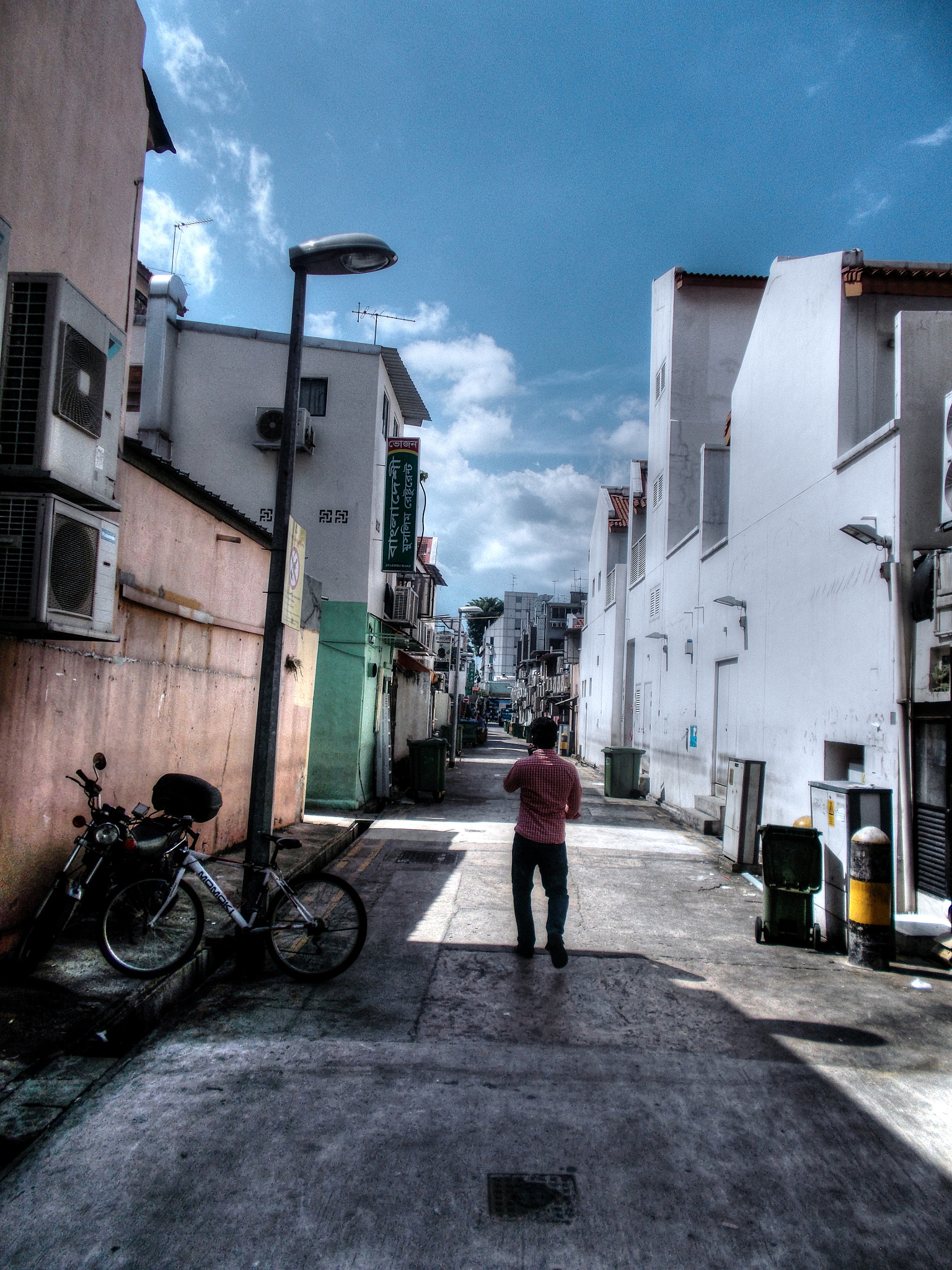Nikon COOLPIX L27 sample photo. I walk alone photography