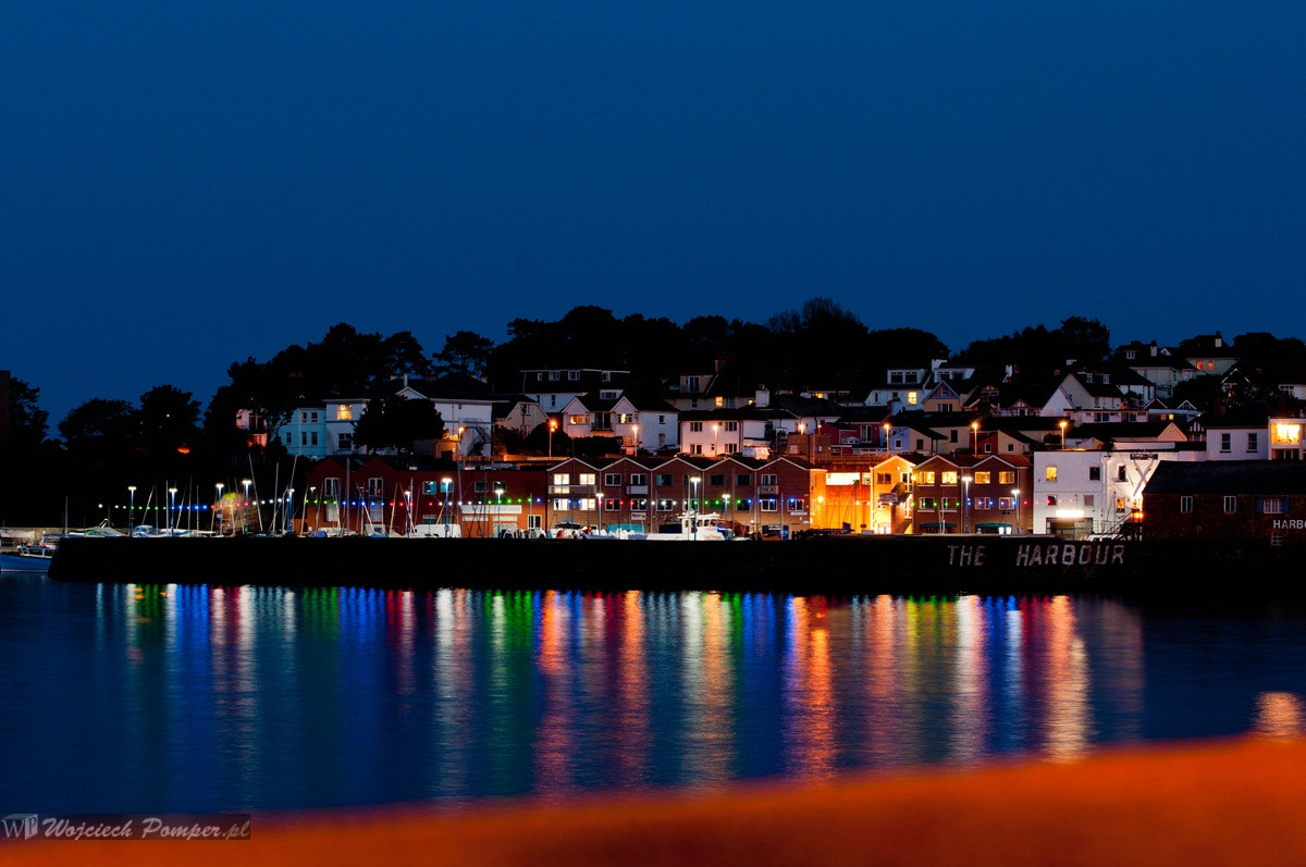 AF-S Zoom-Nikkor 80-200mm f/2.8D IF-ED sample photo. The harbour at night photography