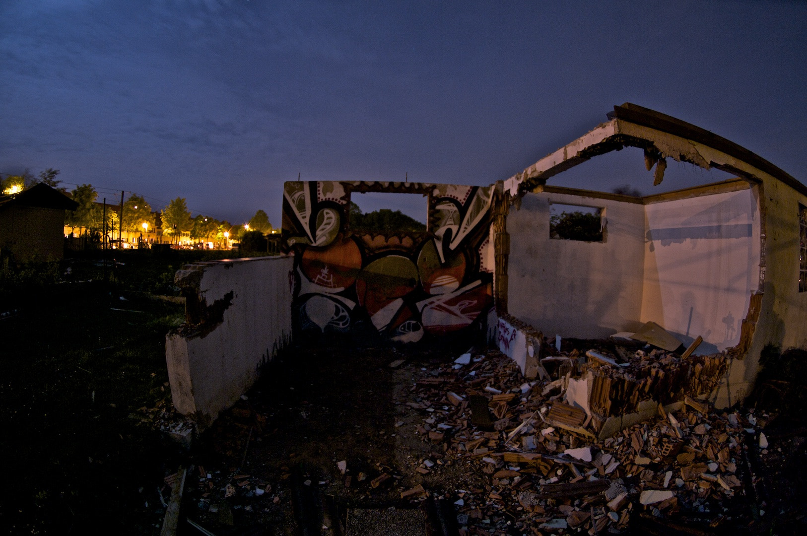 Pentax K-7 sample photo. Rotten schrebergarten photography