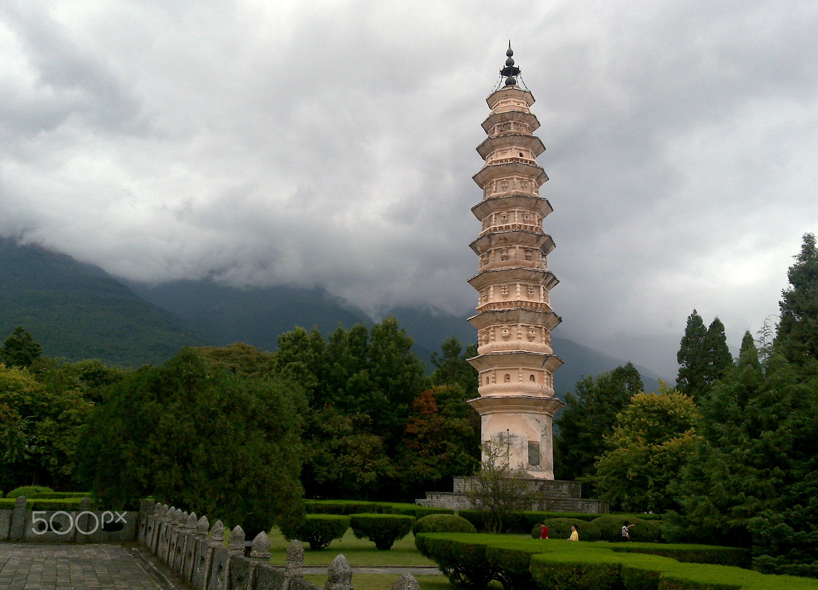 Nokia N96 sample photo. Pagodas temple of dali photography