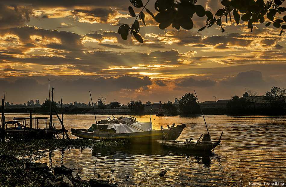 Sigma 18-250mm F3.5-6.3 DC OS HSM sample photo. Dawn river country photography