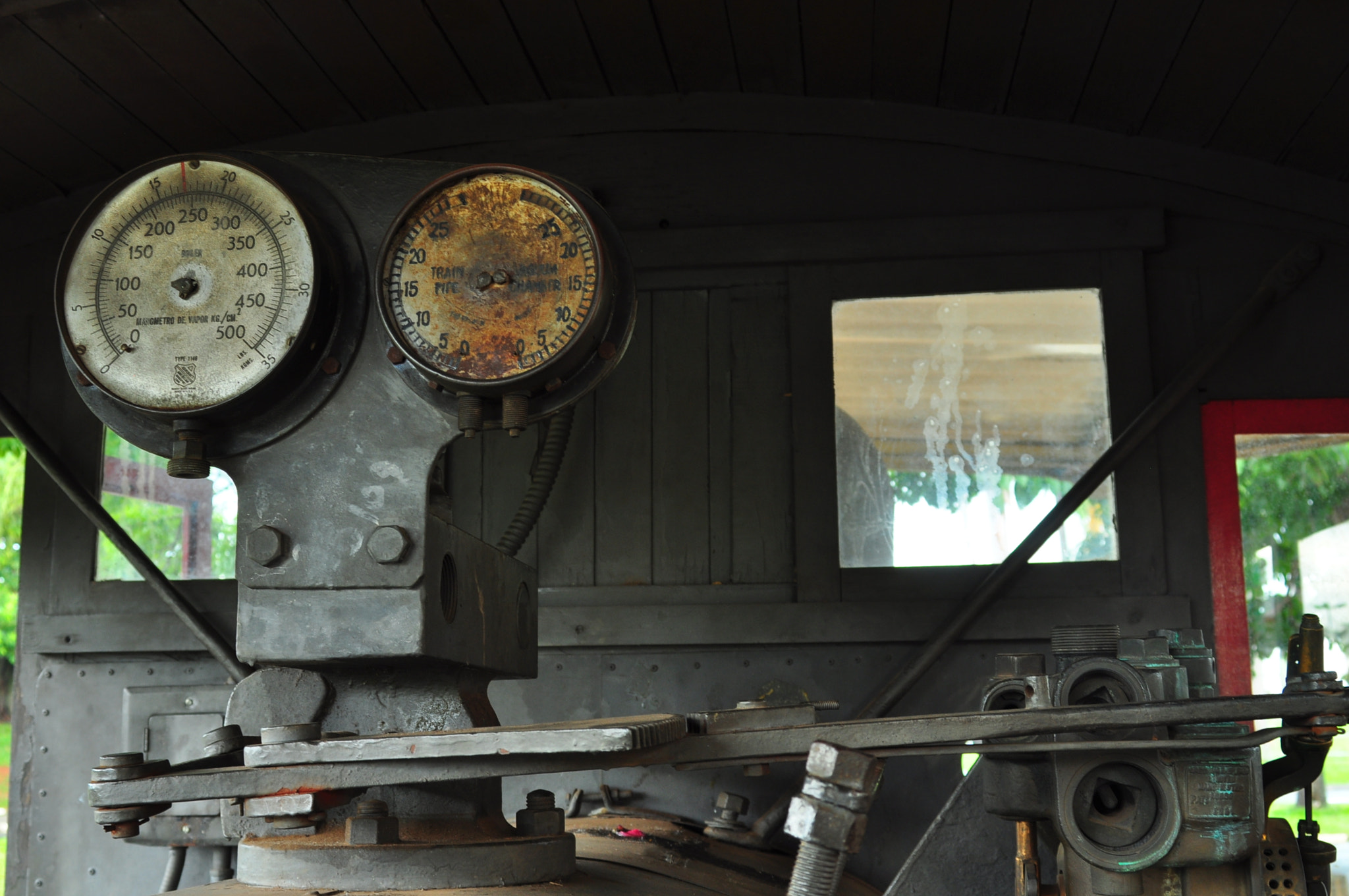 AF Zoom-Nikkor 28-80mm f/3.5-5.6D sample photo. Locomotiva mogiana photography