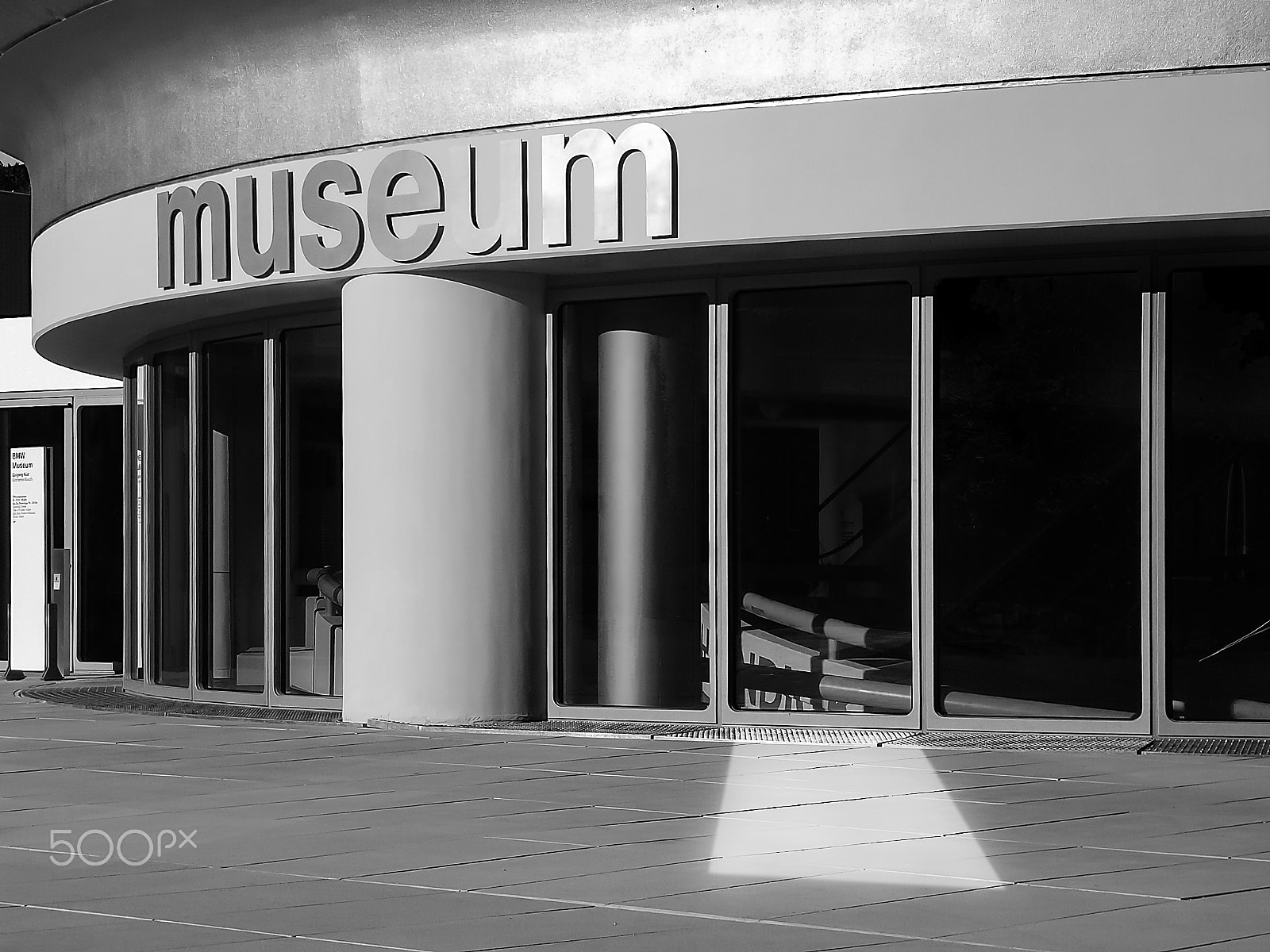 Ricoh Caplio R30 sample photo. Bmw museum, münchen photography