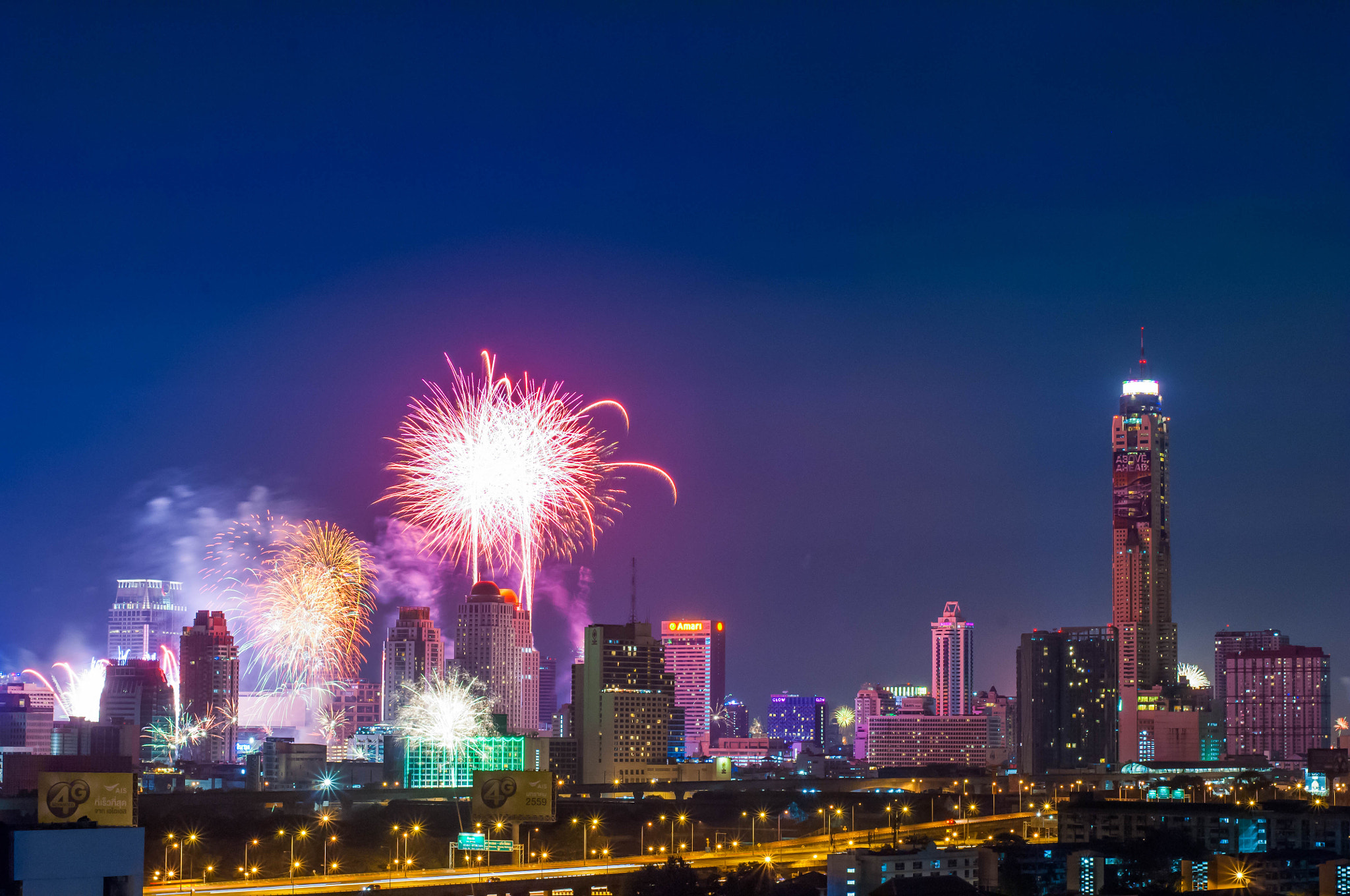 Nikon D2X + Nikon AF-S Nikkor 50mm F1.8G sample photo. Happy new year 2016 bangkok photography