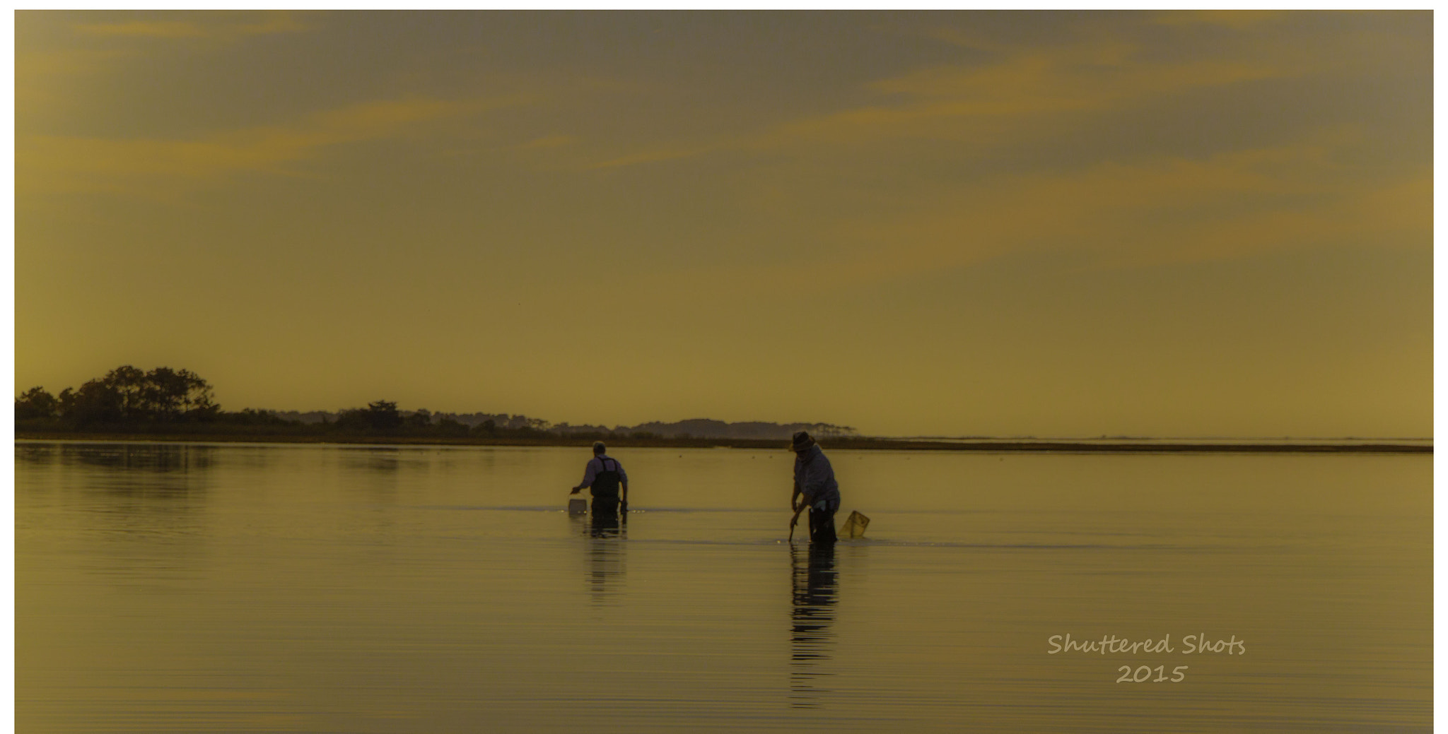 Canon EOS 500D (EOS Rebel T1i / EOS Kiss X3) sample photo. Clamming in the bay photography