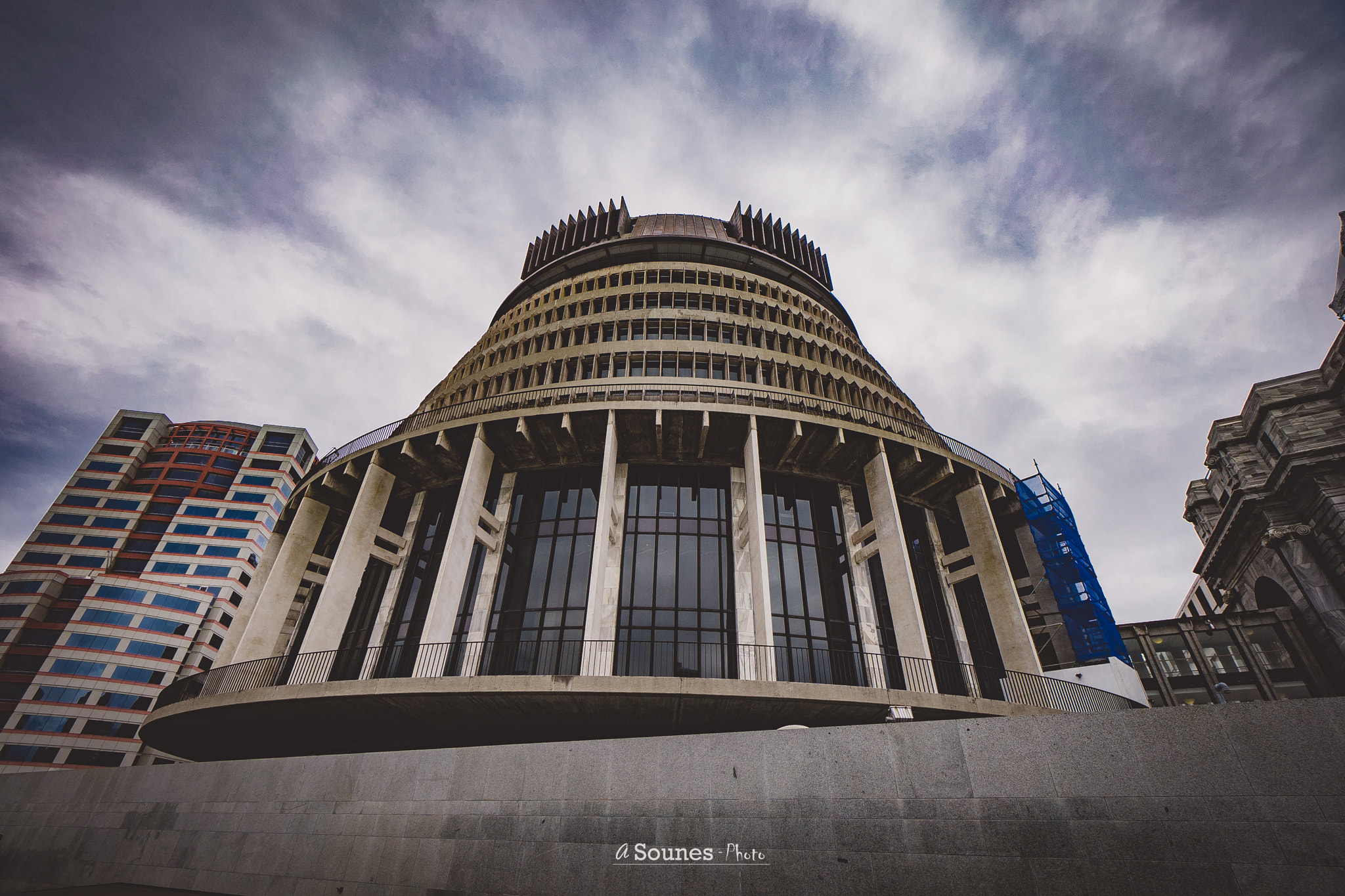 Sony a7 II + Sony E 10-18mm F4 OSS sample photo. The beehive photography