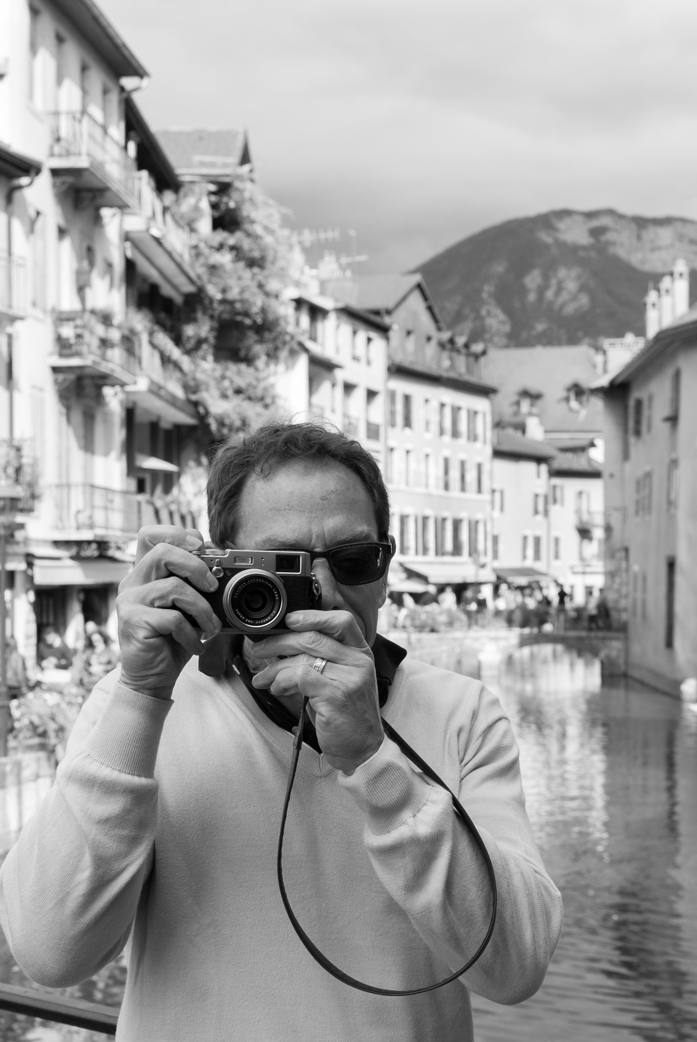 Nikon D40X + Nikon AF-S DX Nikkor 35mm F1.8G sample photo. Dad - b&w photography