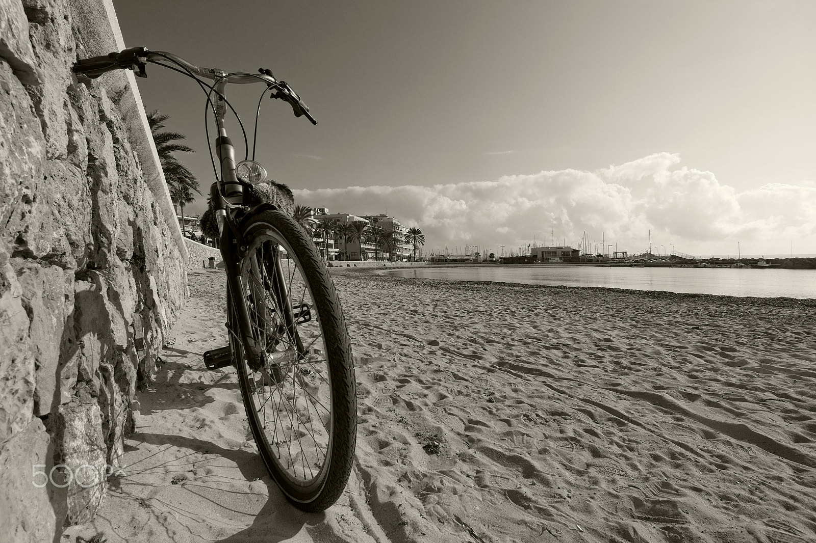 Nikon D7100 + AF Zoom-Nikkor 28-80mm f/3.5-5.6D sample photo. Bike by sandy beach photography