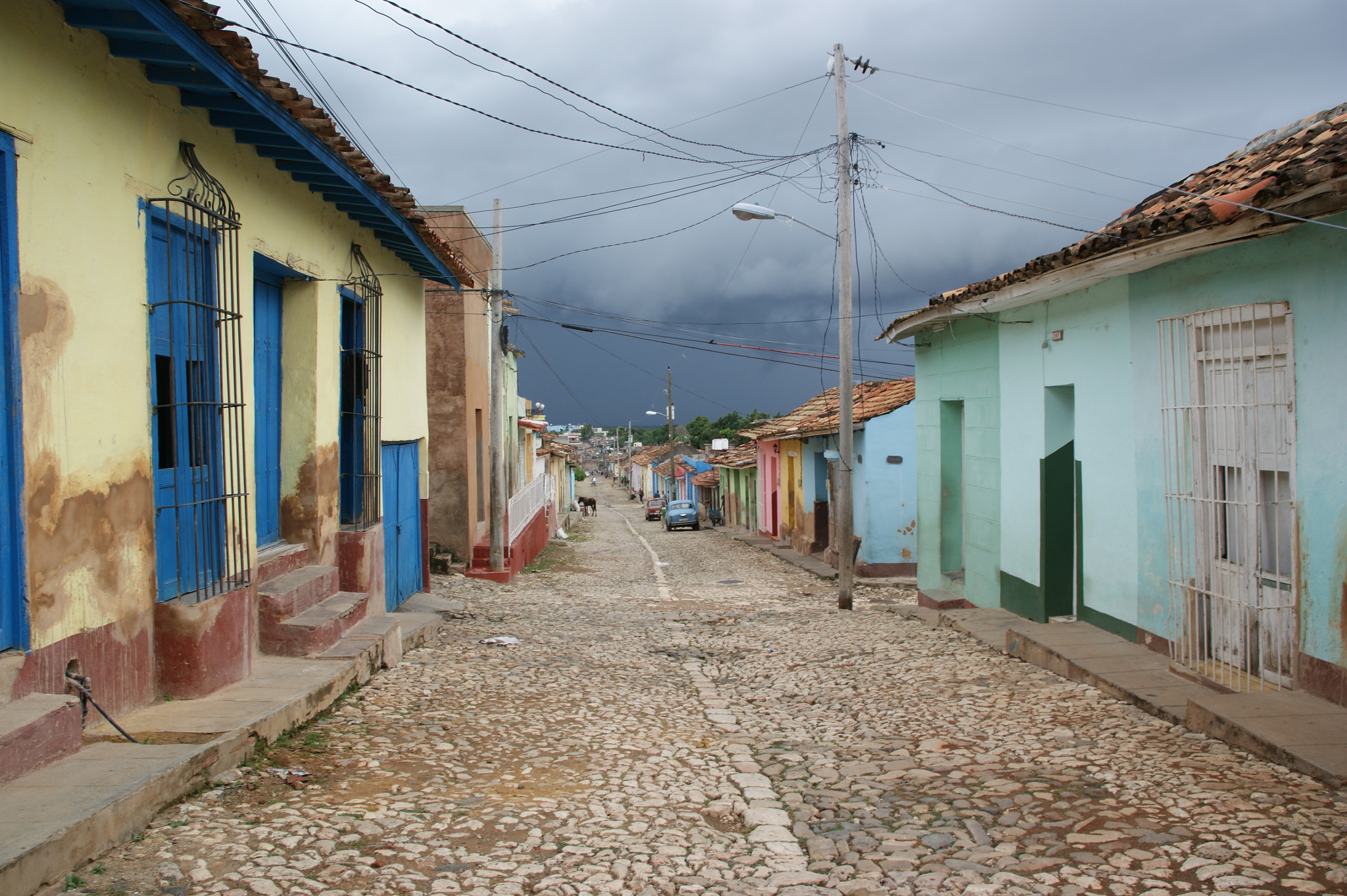 Sony Alpha DSLR-A350 + Sigma 18-200mm F3.5-6.3 DC sample photo. Trinidad's cobblestones photography