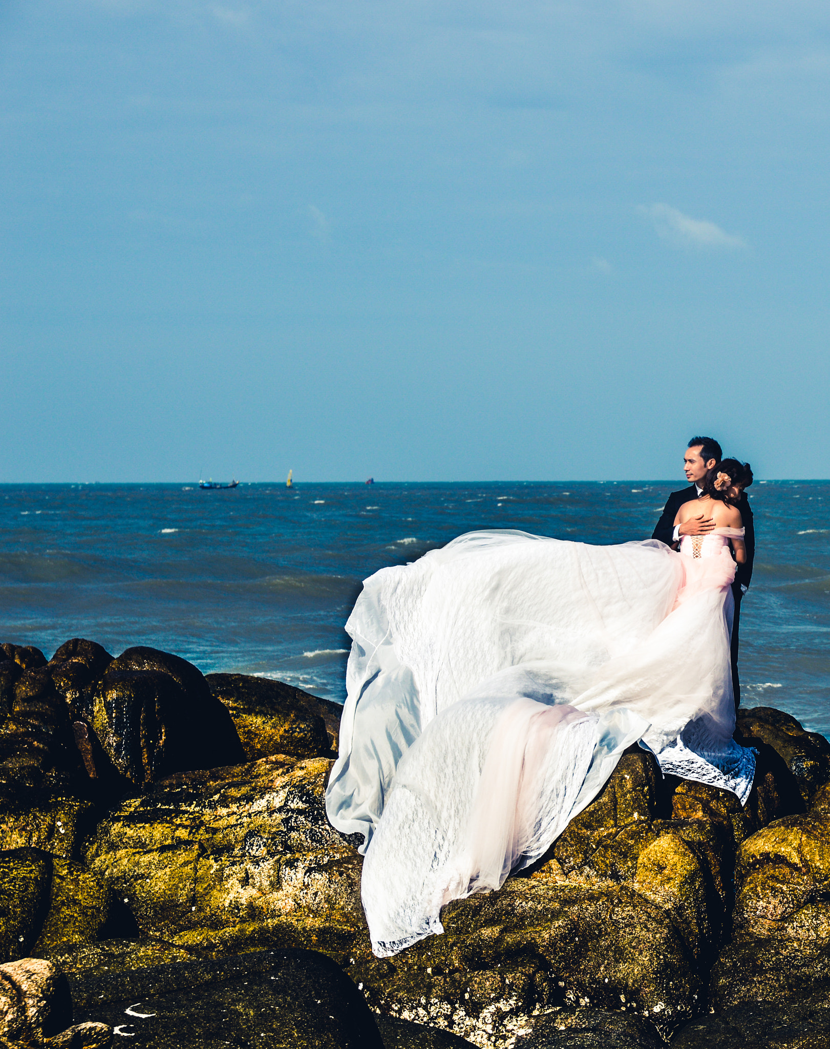 Nikon D3200 + Sigma 17-70mm F2.8-4 DC Macro OS HSM | C sample photo. Wedding at sea photography